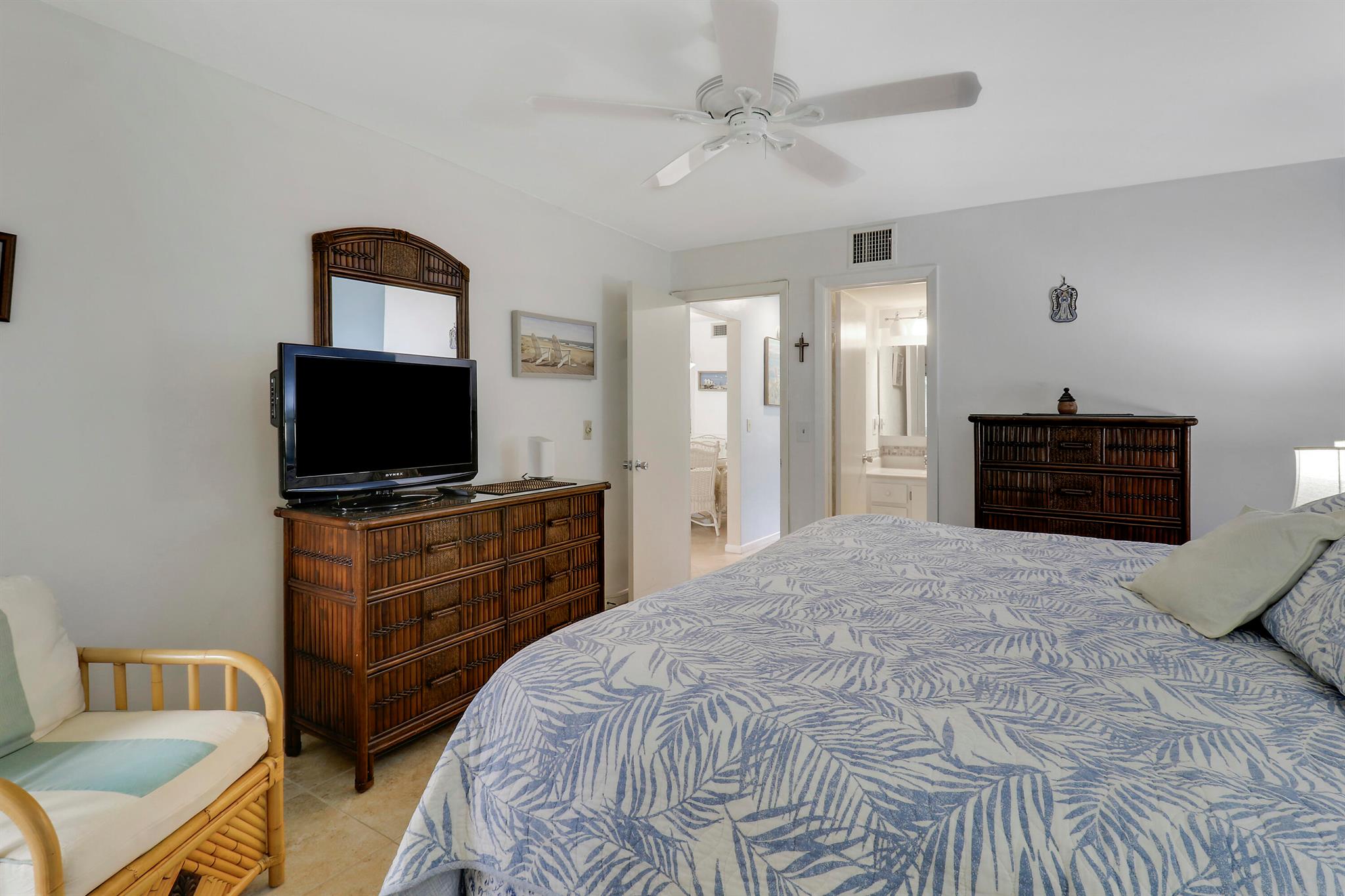 TEQUESTA GARDEN COND NO 6 - Residential