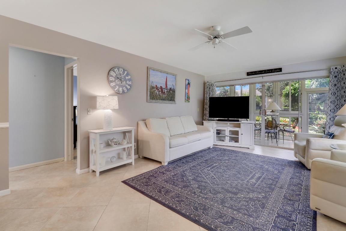 TEQUESTA GARDEN COND NO 6 S 526 FT OF PAR 2 TEQUES - Residential