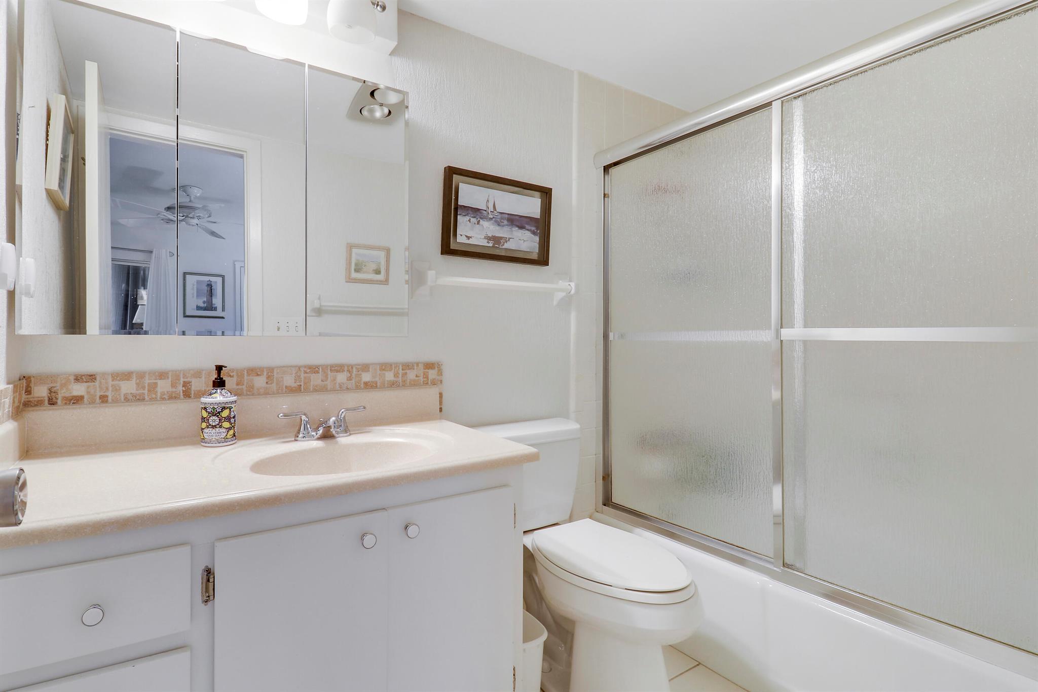 TEQUESTA GARDEN COND NO 6 - Residential