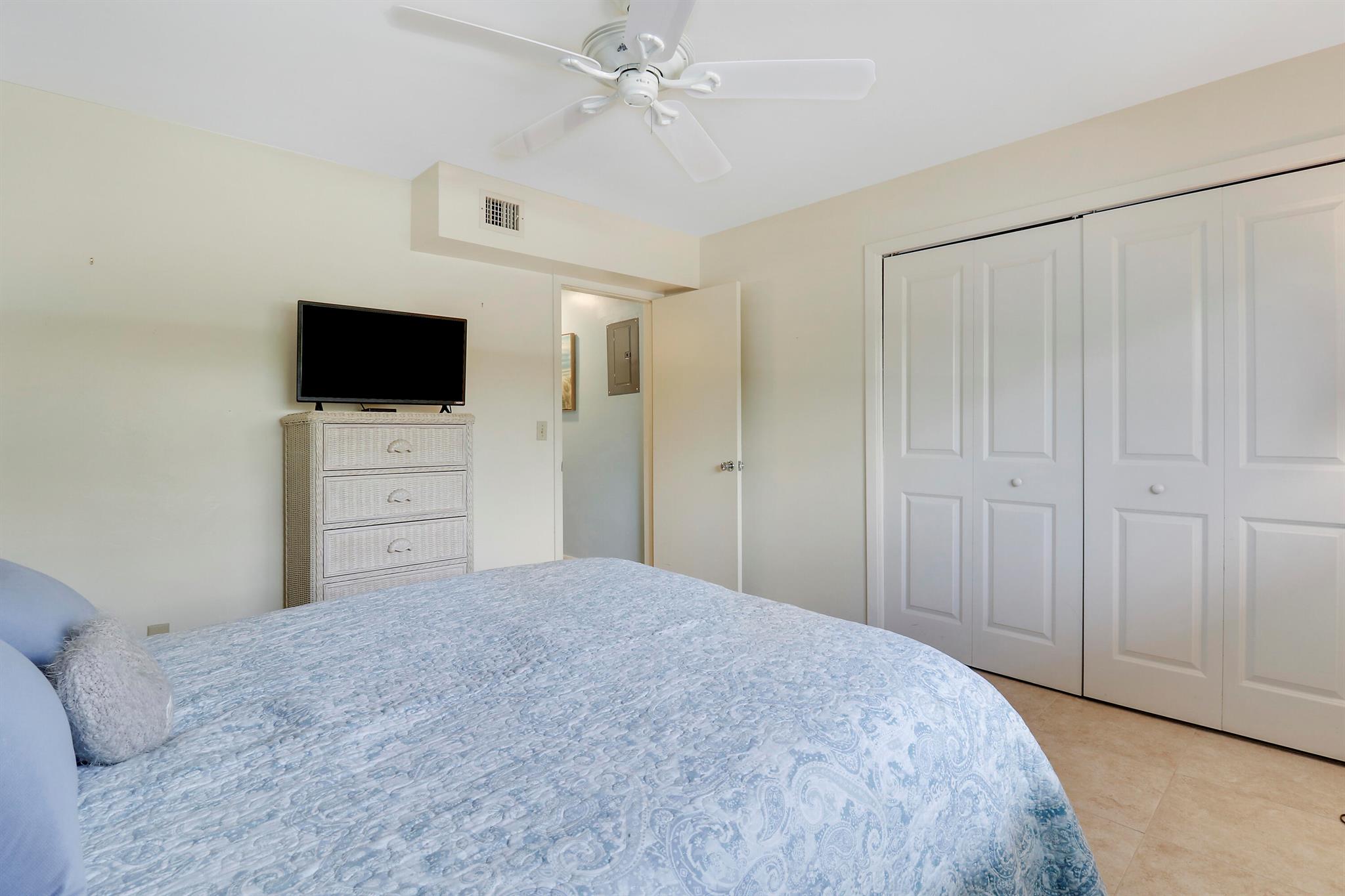 TEQUESTA GARDEN COND NO 6 - Residential