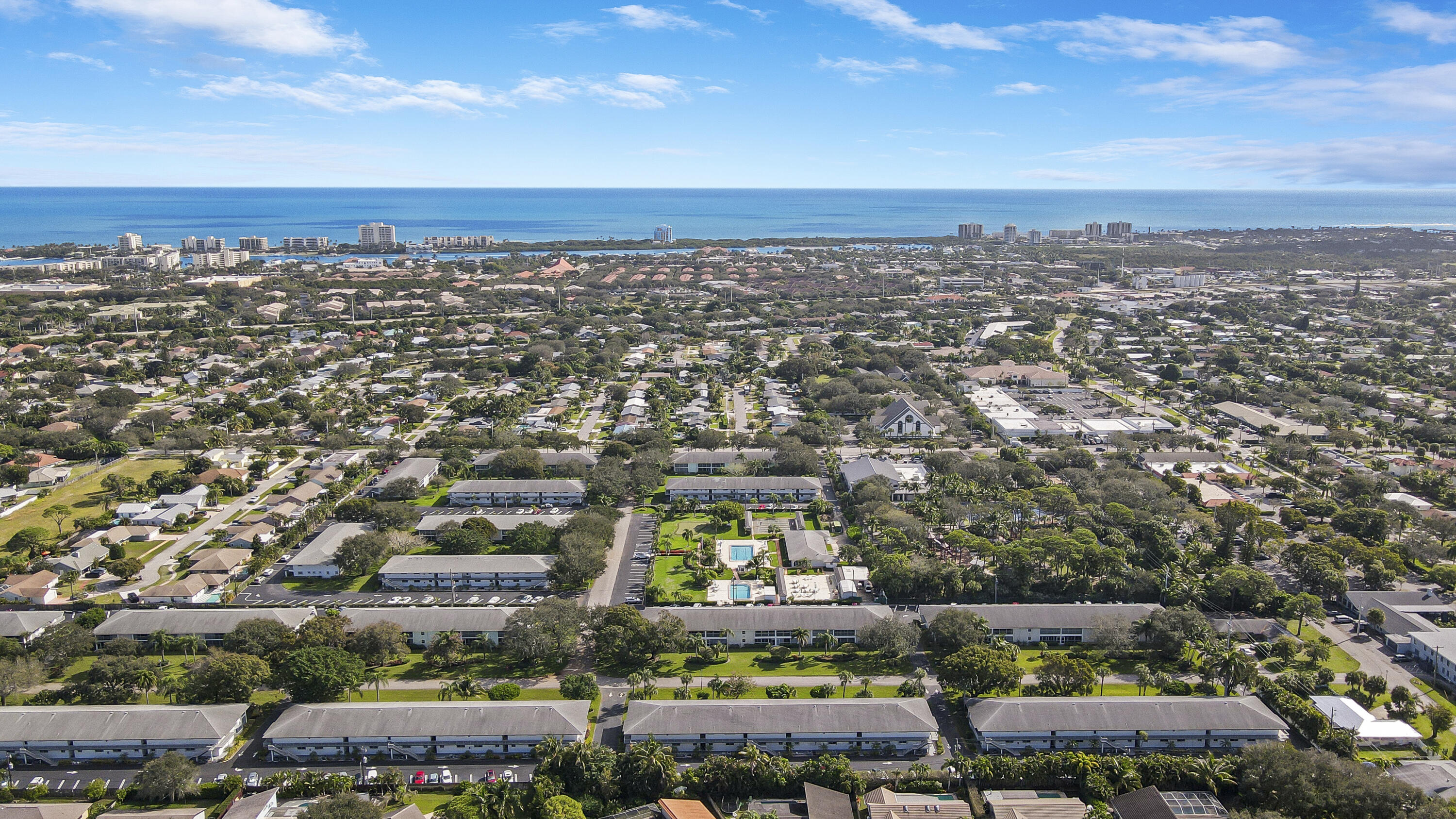 TEQUESTA GARDEN COND NO 6 S 526 FT OF PAR 2 TEQUES - Residential