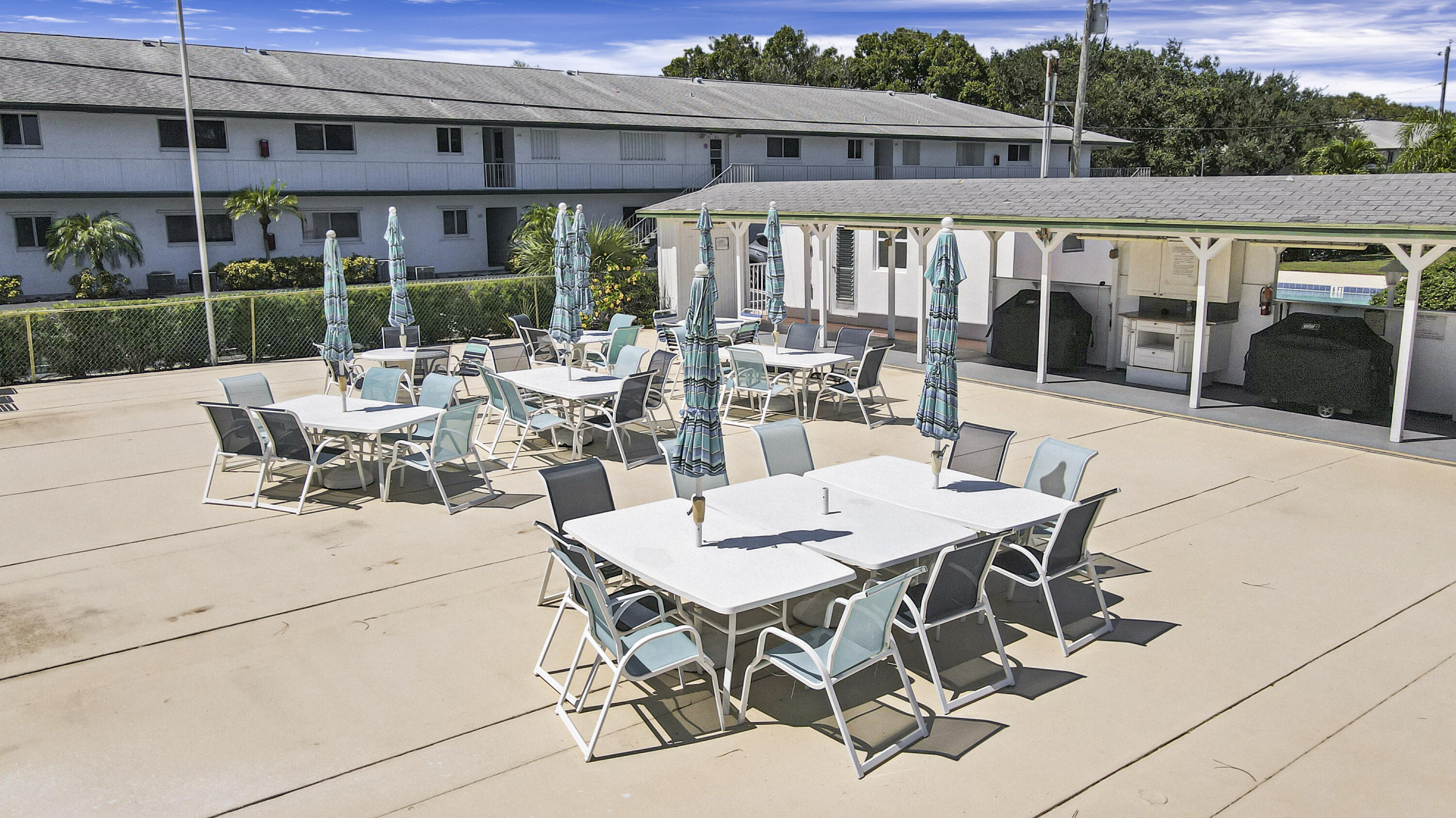 TEQUESTA GARDEN COND NO 6 S 526 FT OF PAR 2 TEQUES - Residential