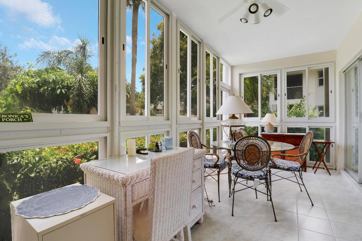 TEQUESTA GARDEN COND NO 6 S 526 FT OF PAR 2 TEQUES - Residential