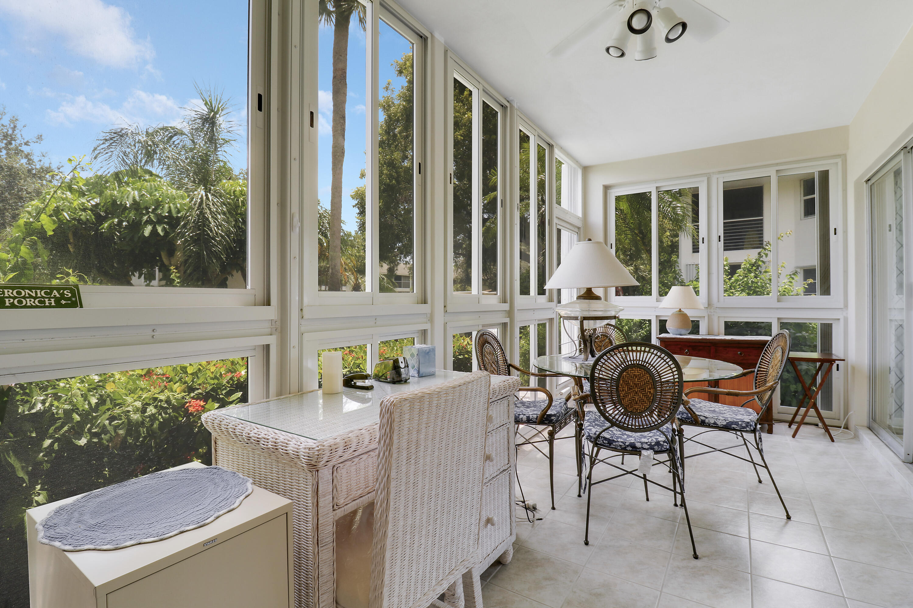 TEQUESTA GARDEN COND NO 6 S 526 FT OF PAR 2 TEQUES - Residential