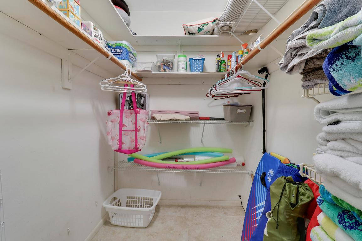 TEQUESTA GARDEN COND NO 6 S 526 FT OF PAR 2 TEQUES - Residential