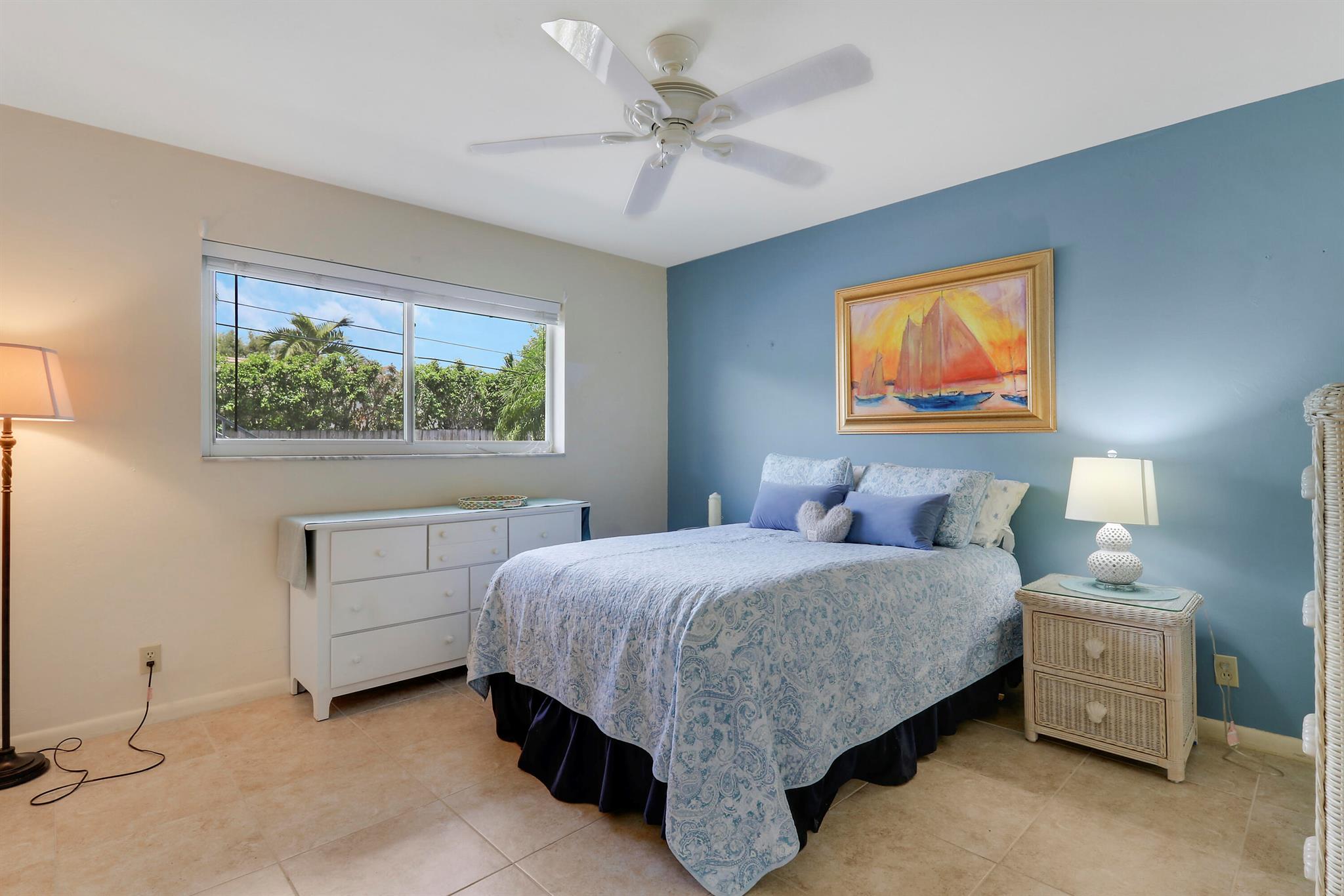 TEQUESTA GARDEN COND NO 6 - Residential