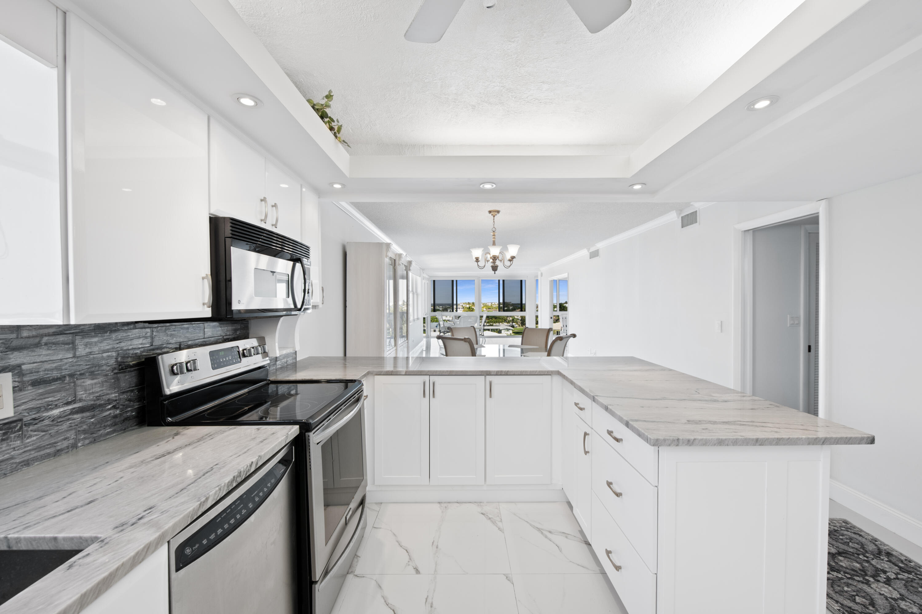 ROYAL MARINER CONDO - Residential