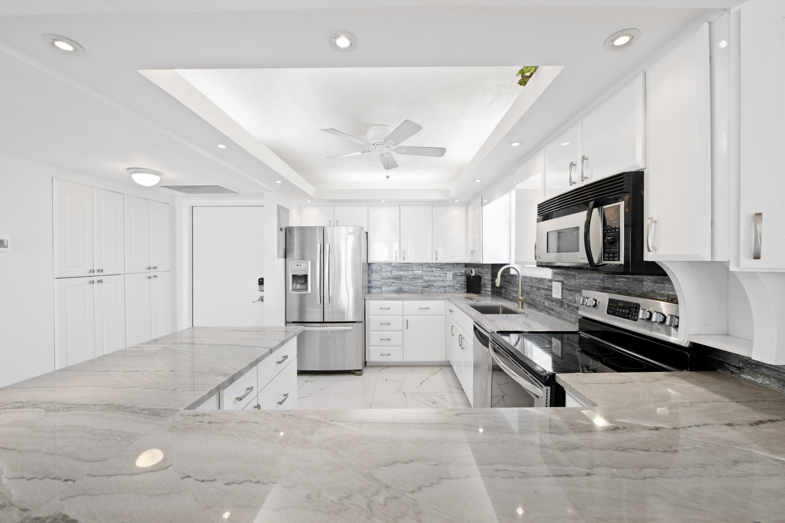 ROYAL MARINER CONDO - Residential