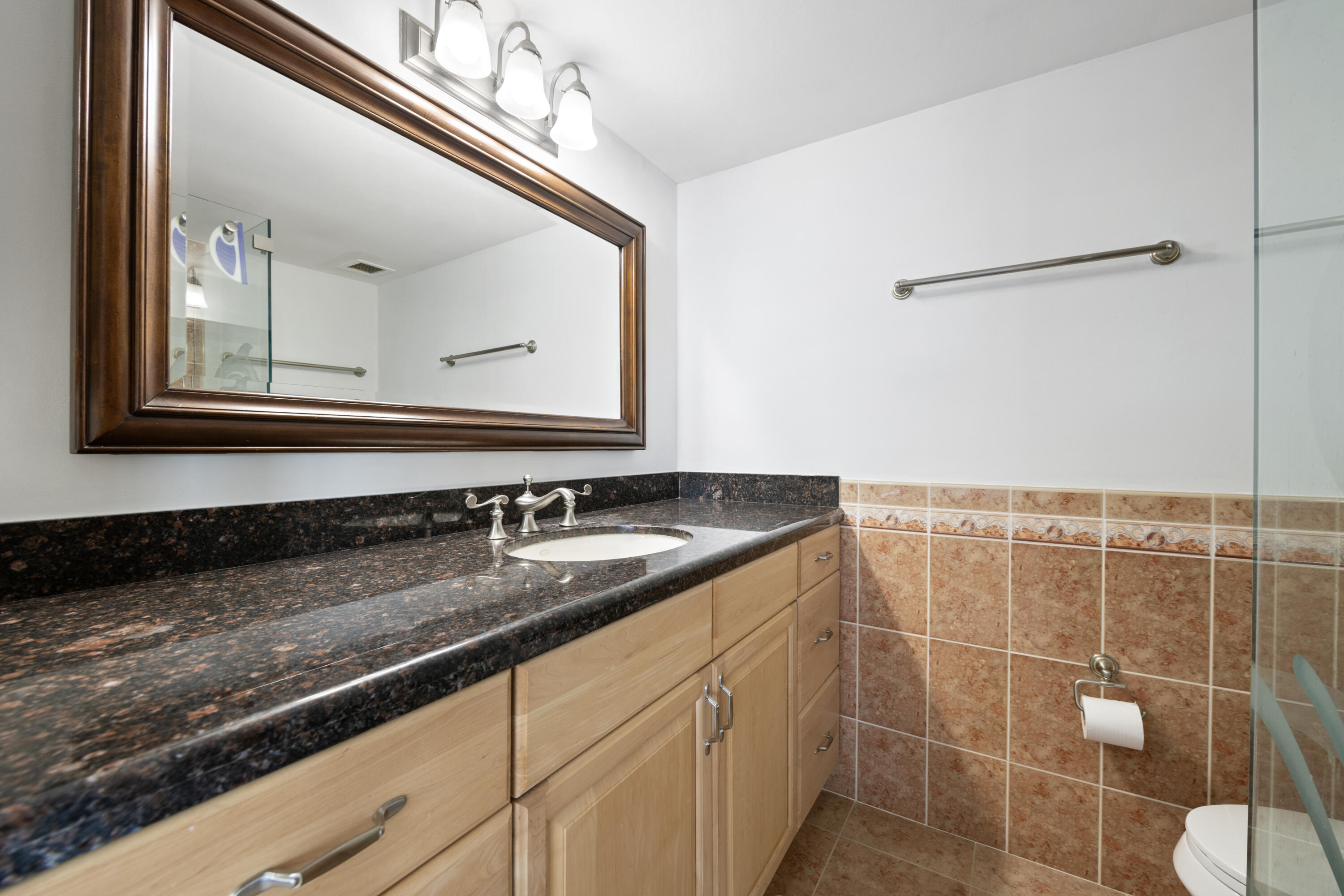 ROYAL MARINER CONDO - Residential