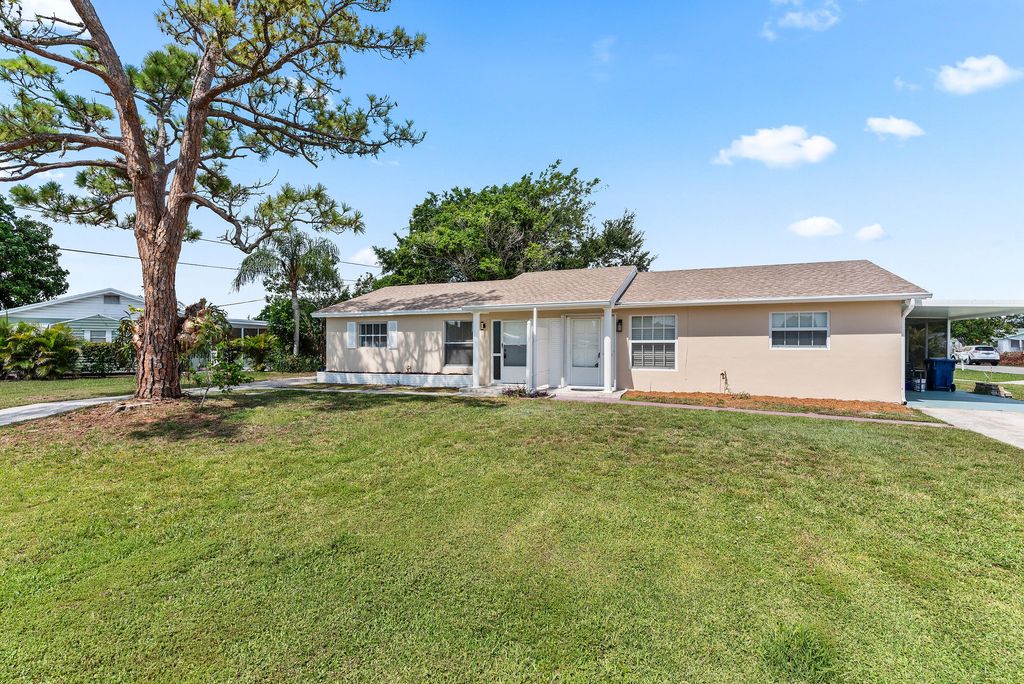 Photo of 308 Stillwater Drive, Jupiter, FL 33458 (MLS # R11116519)