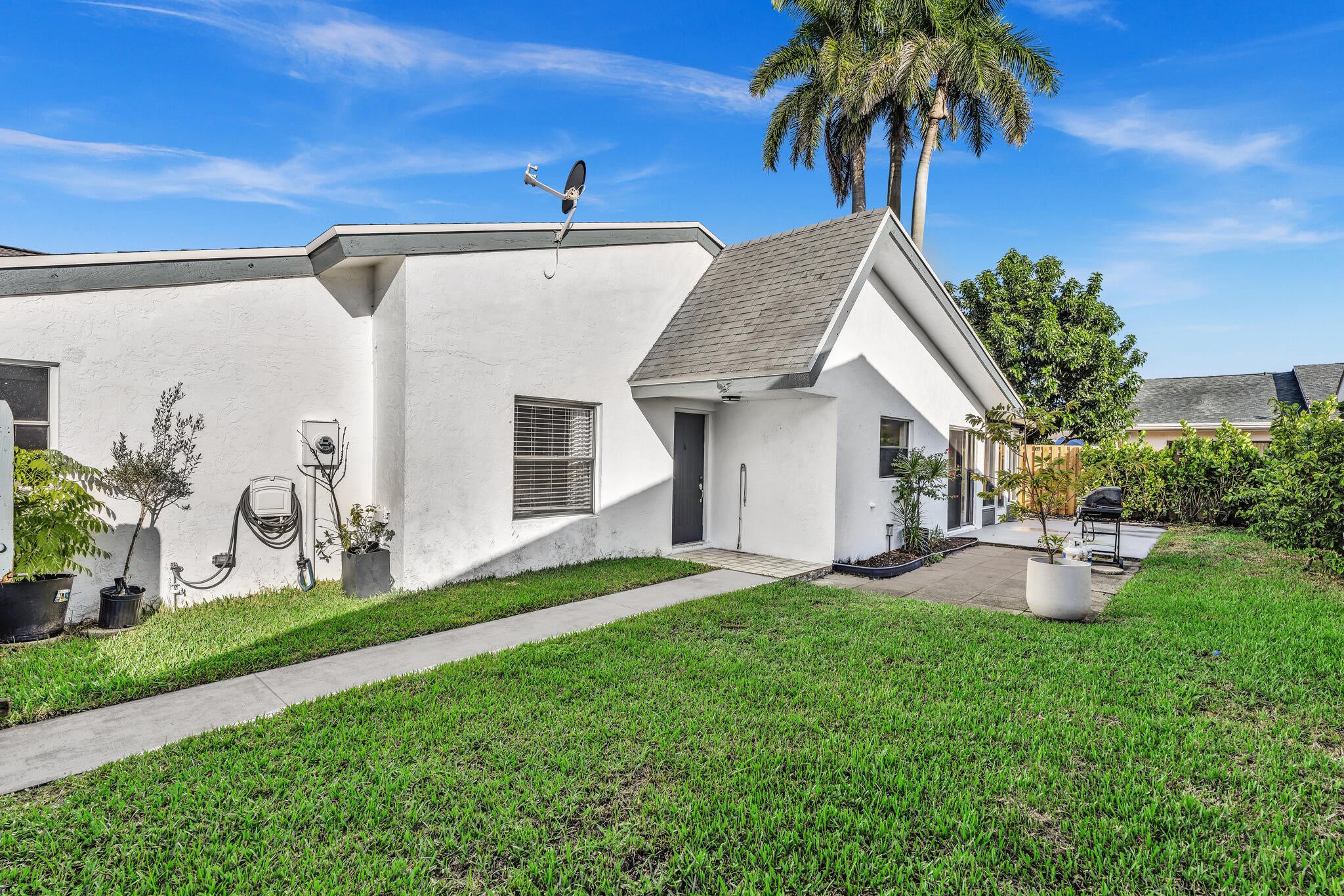 82 BAYTREE Circle