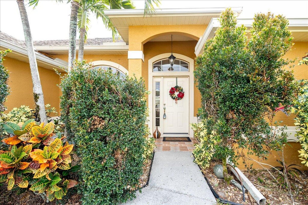 Photo of 632 SW Mccall Road, Port Saint Lucie, FL 34953 (MLS # R10947323)