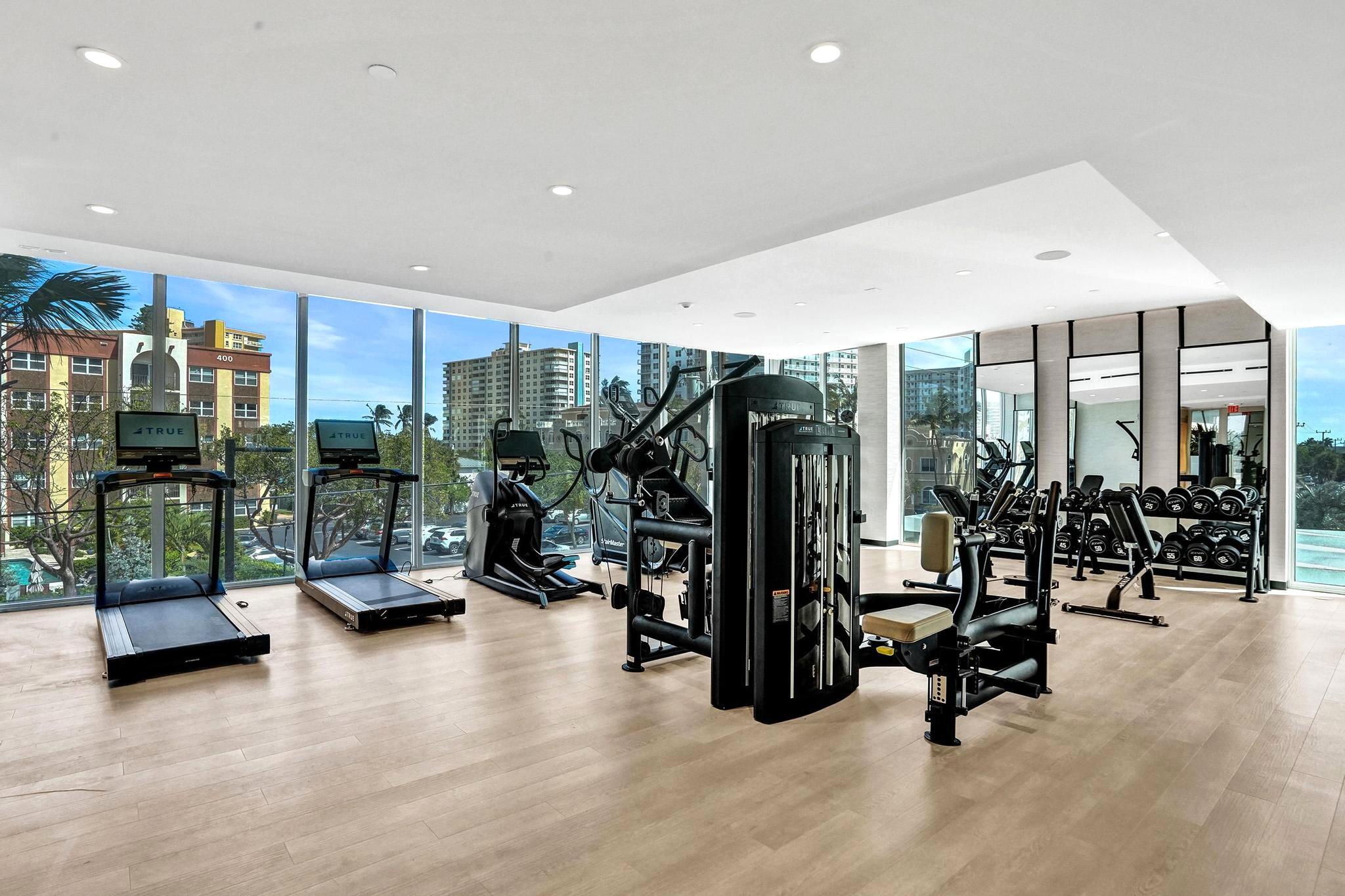 Entourage in the Sun - Residential