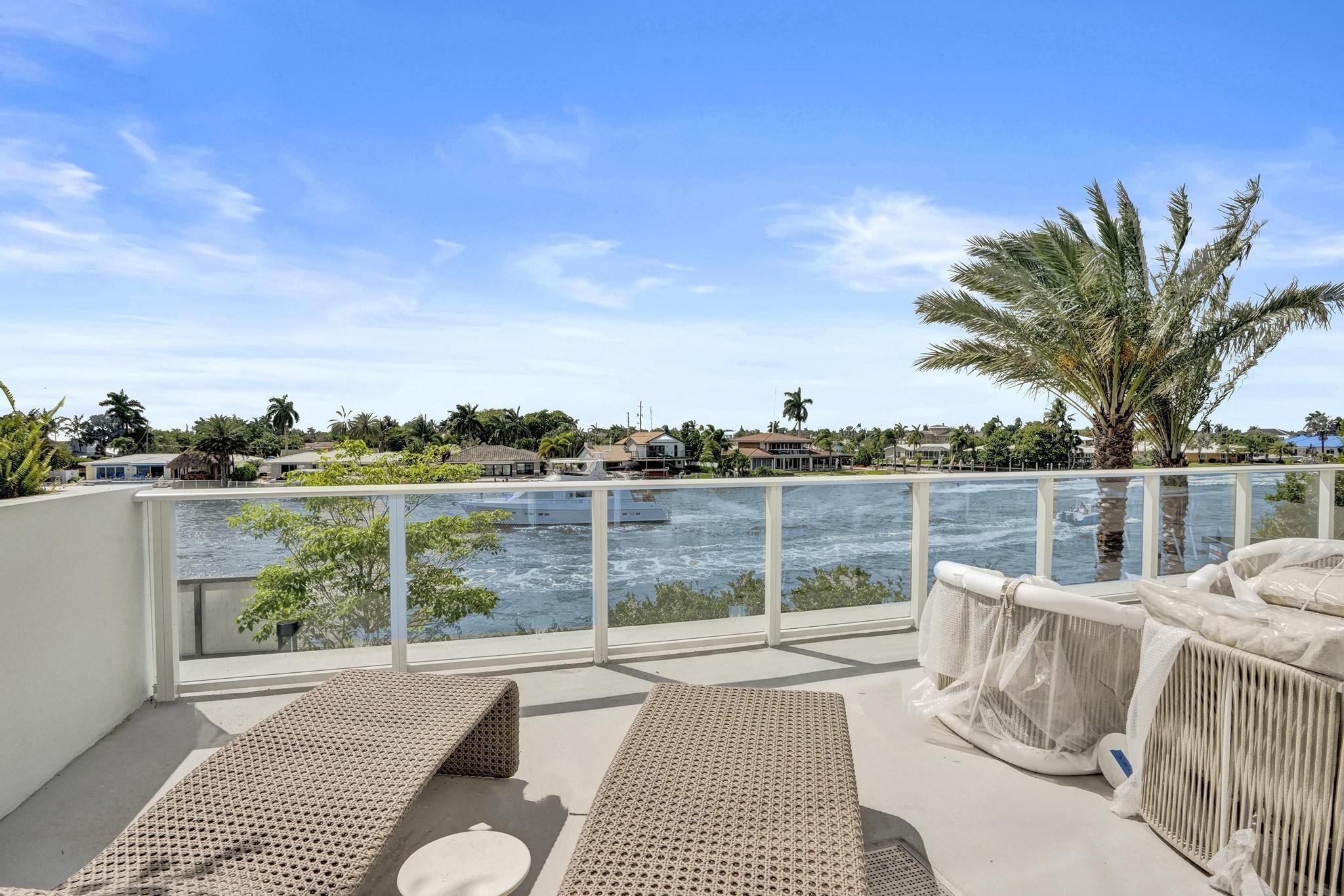 Entourage in the Sun - Residential