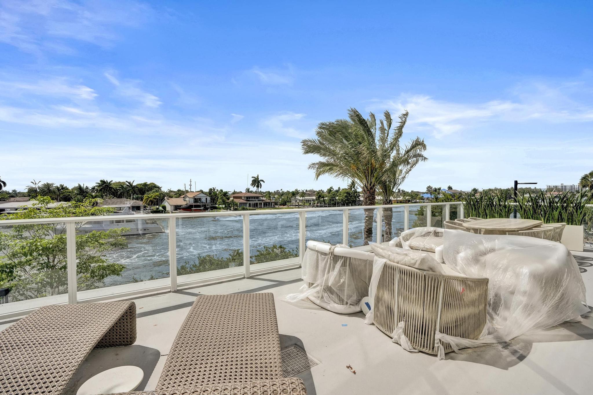 Entourage in the Sun - Residential