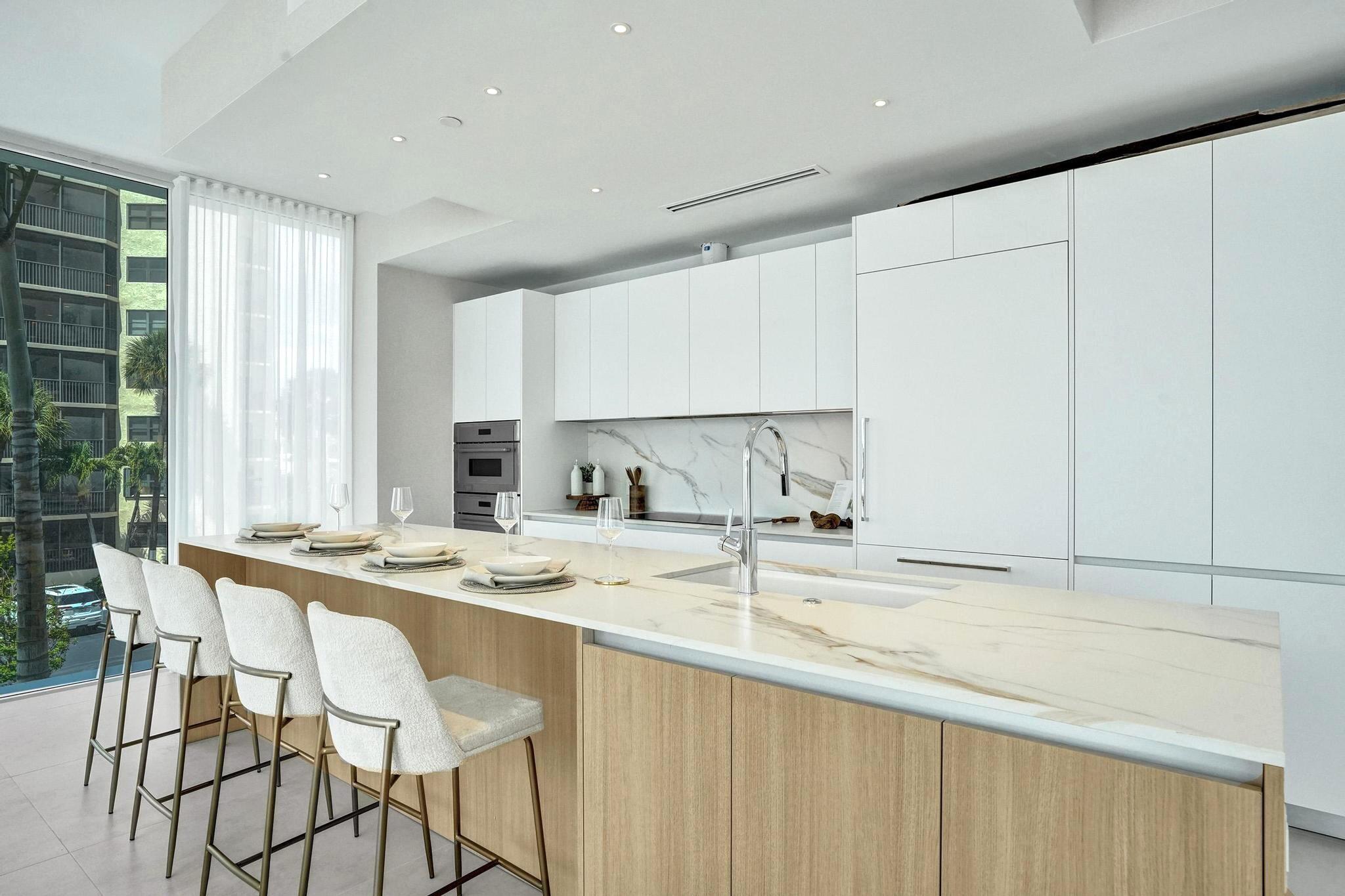 Entourage in the Sun - Residential