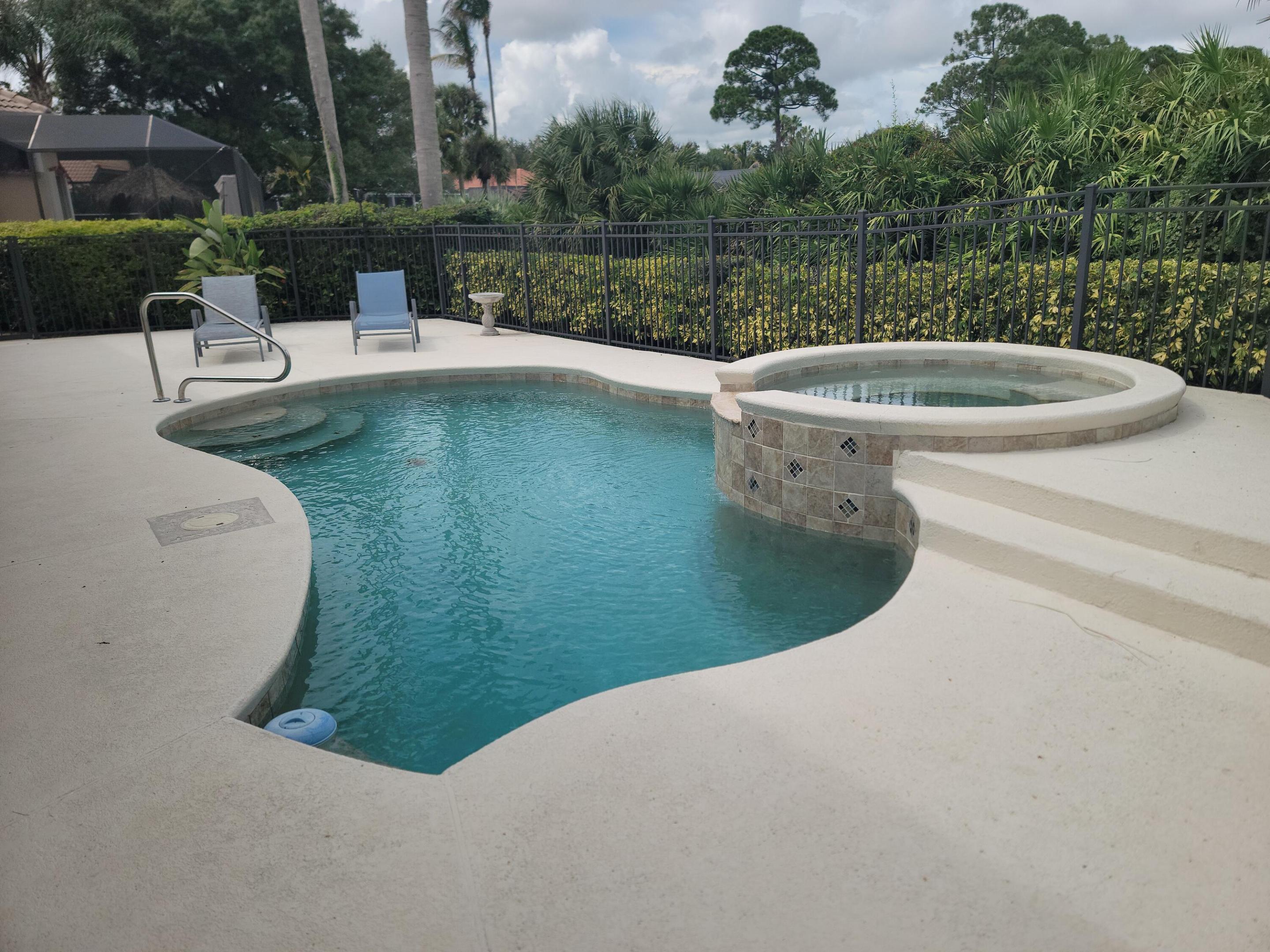 1716 SW MOCKINGBIRD Drive
