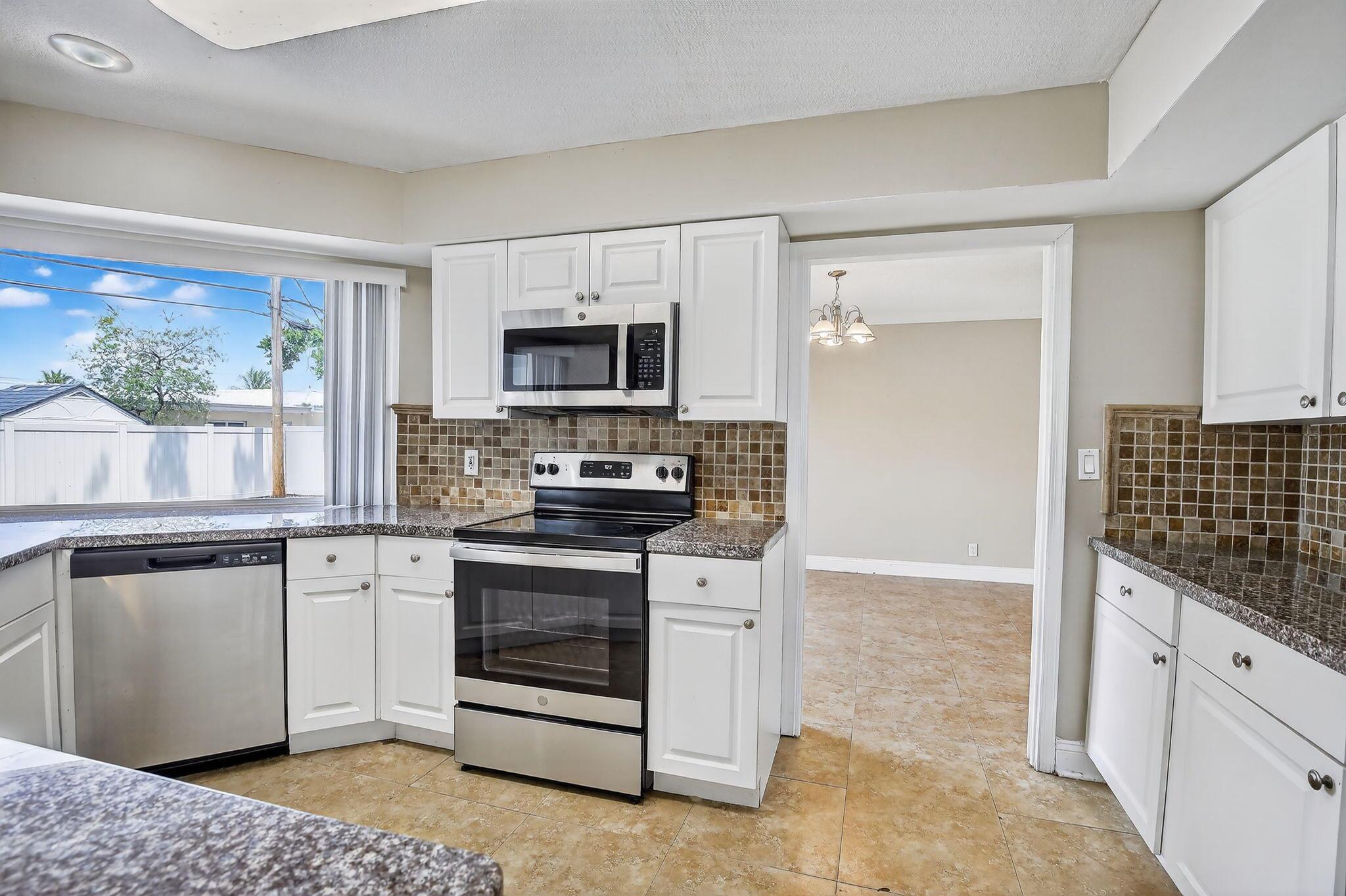 IMPERIAL POINT 2 SEC - Residential