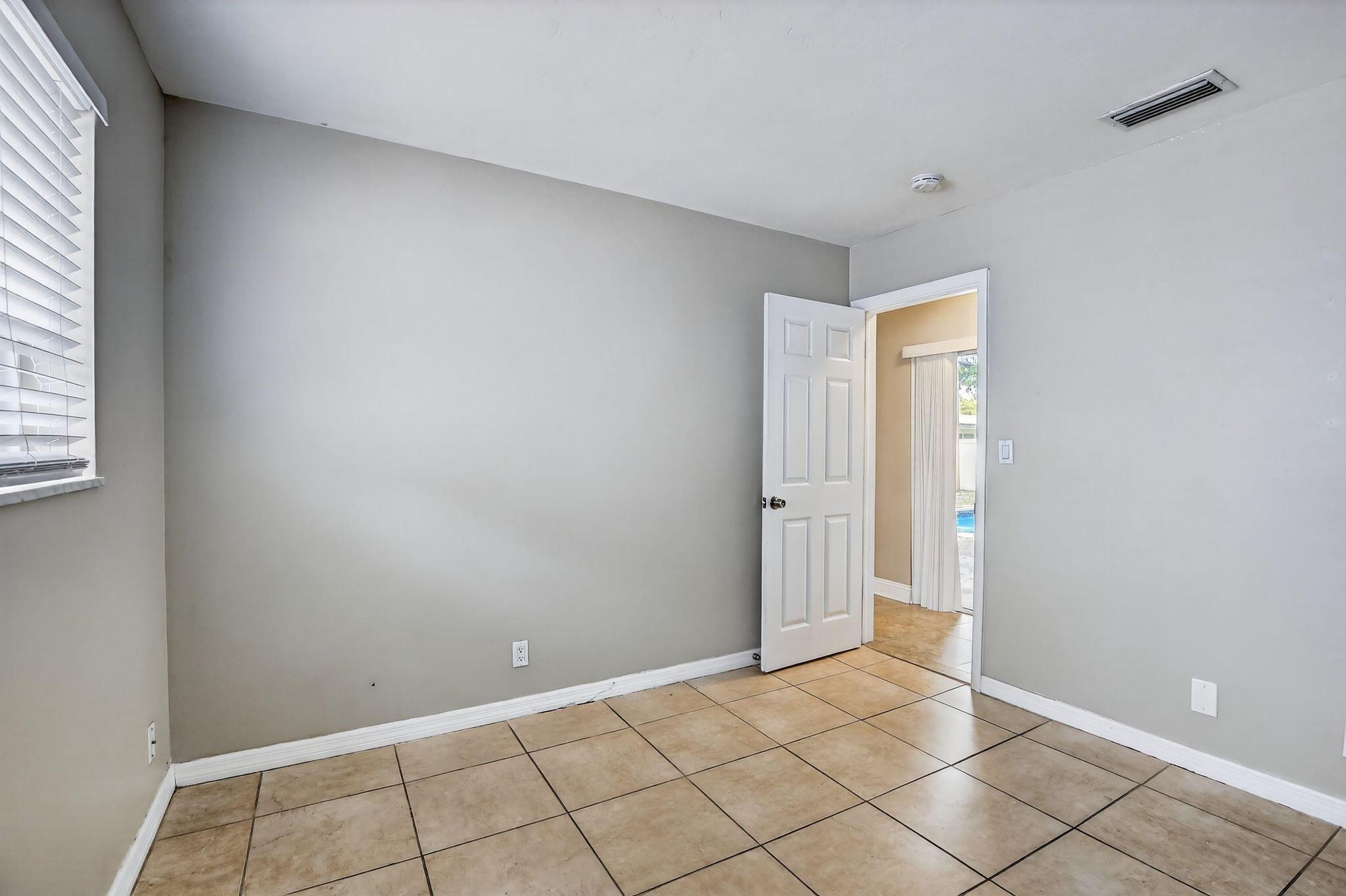 IMPERIAL POINT 2 SEC - Residential