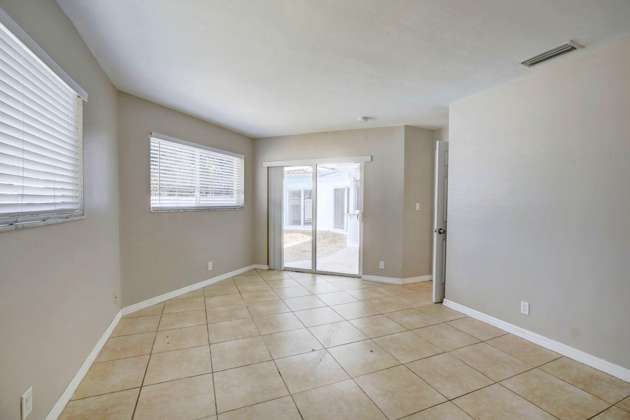 IMPERIAL POINT 2 SEC - Residential