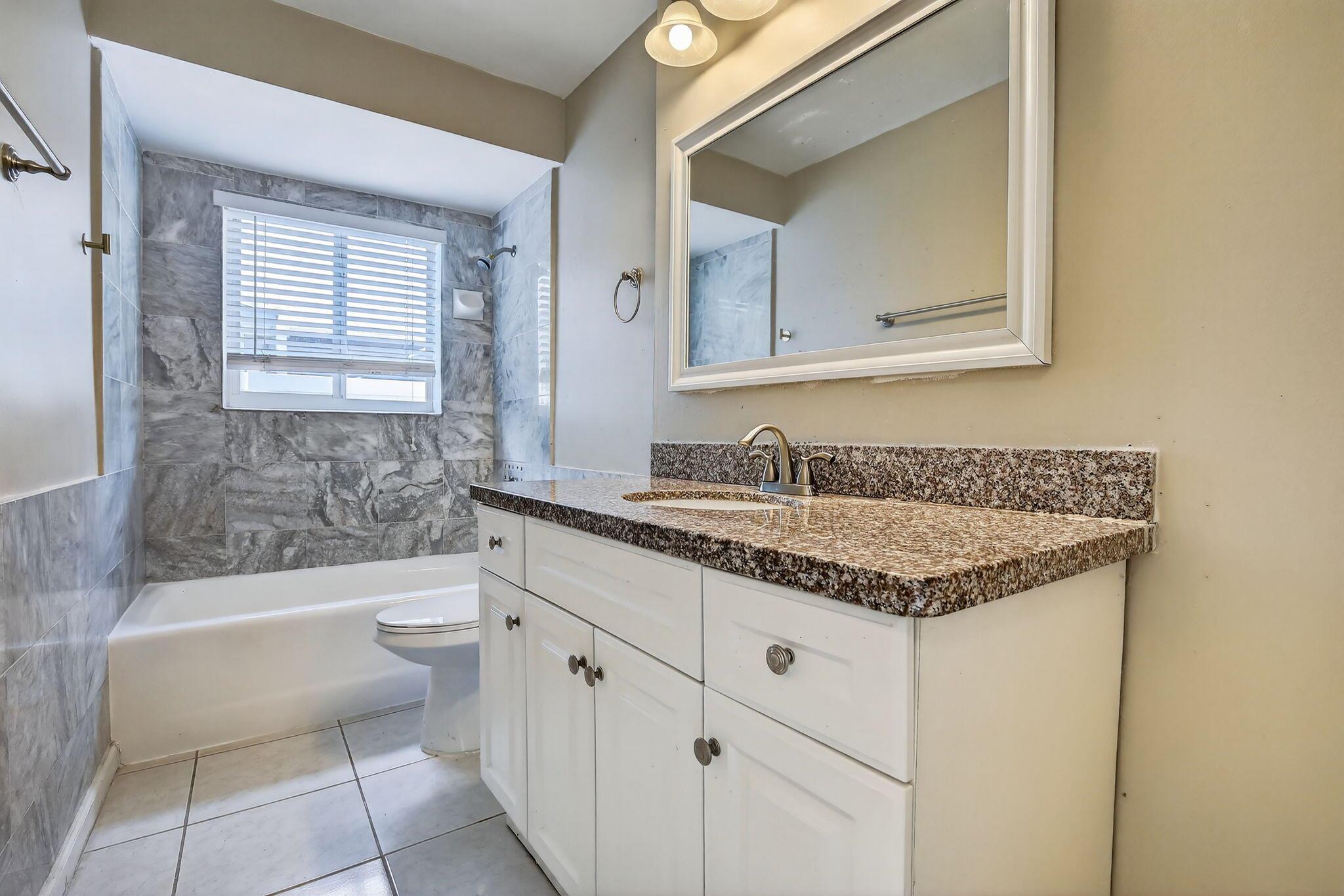 IMPERIAL POINT 2 SEC - Residential