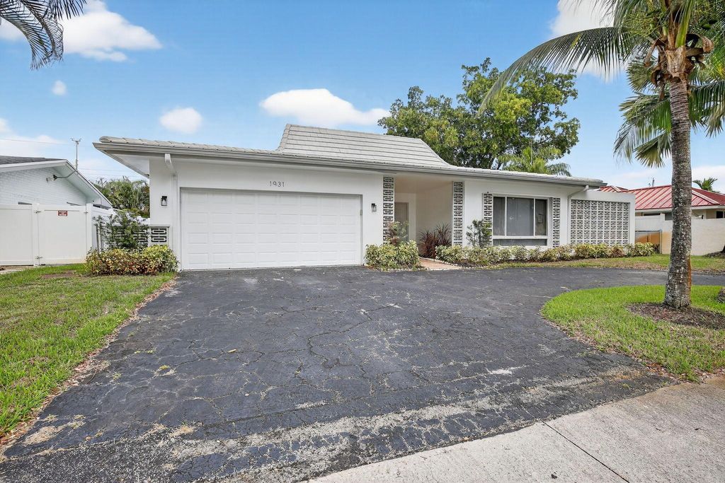 Photo of 1931 NE 62nd Street, Fort Lauderdale, FL 33308 (MLS # R11147849)