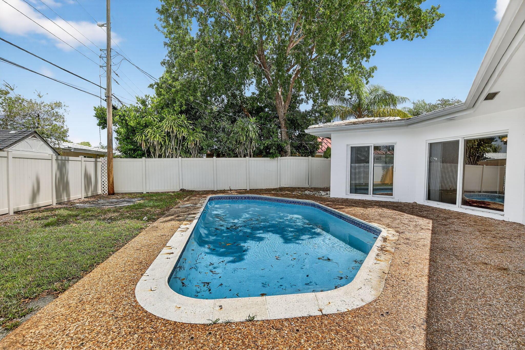 IMPERIAL POINT 2 SEC - Residential