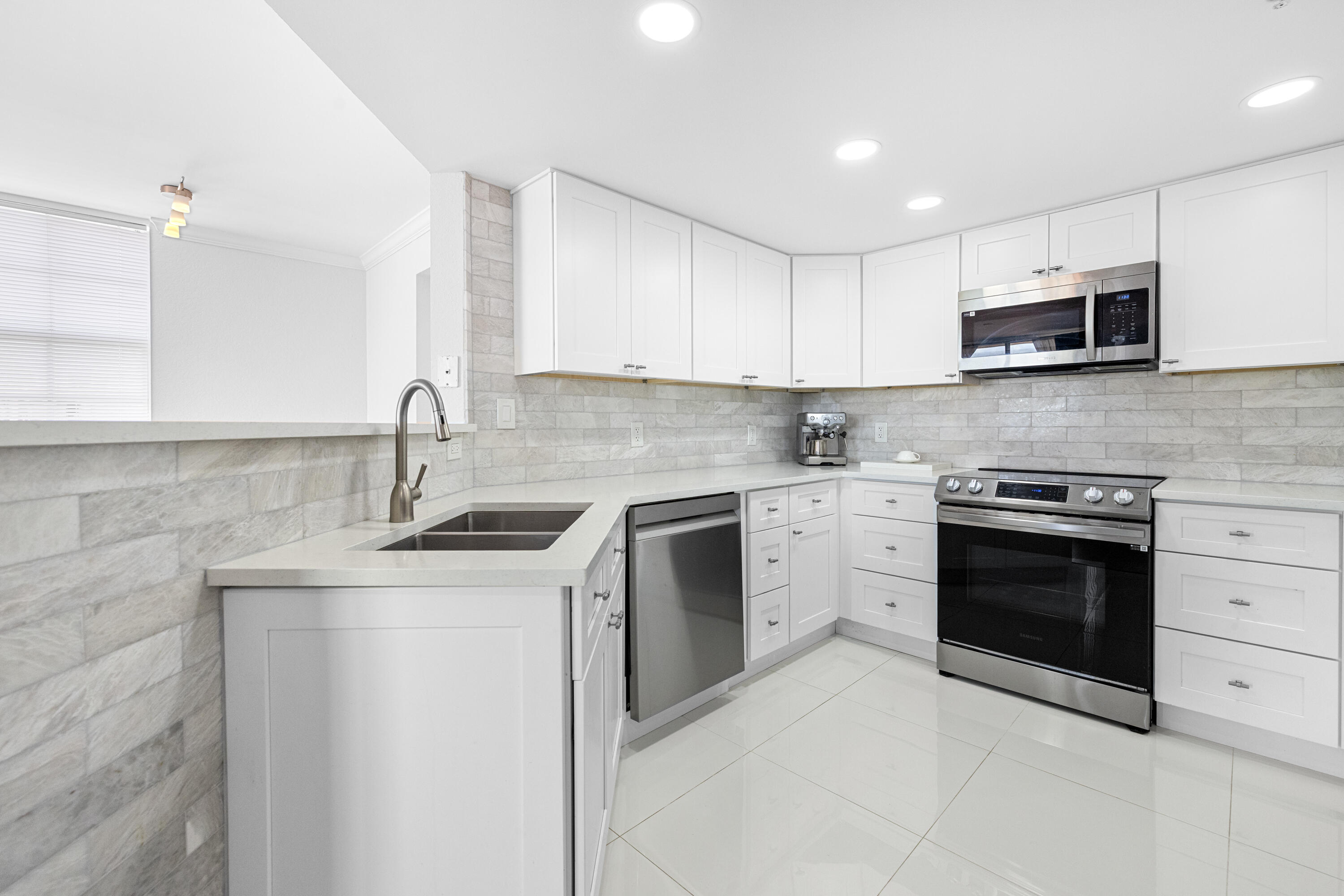 FLAGLER POINTE CONDO - Residential
