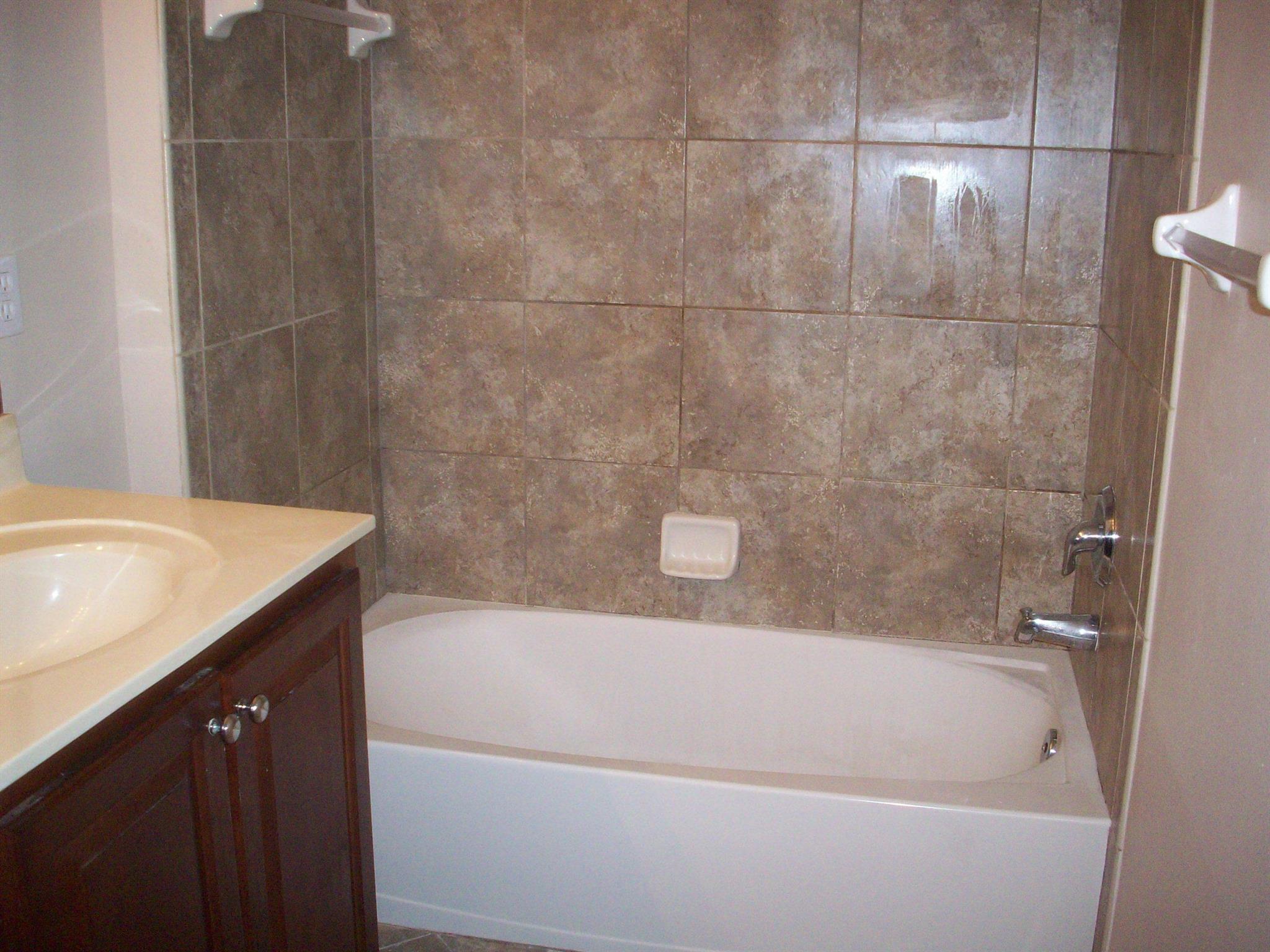 FOURTH  REPLAT OF PORTOFI - Residential Lease