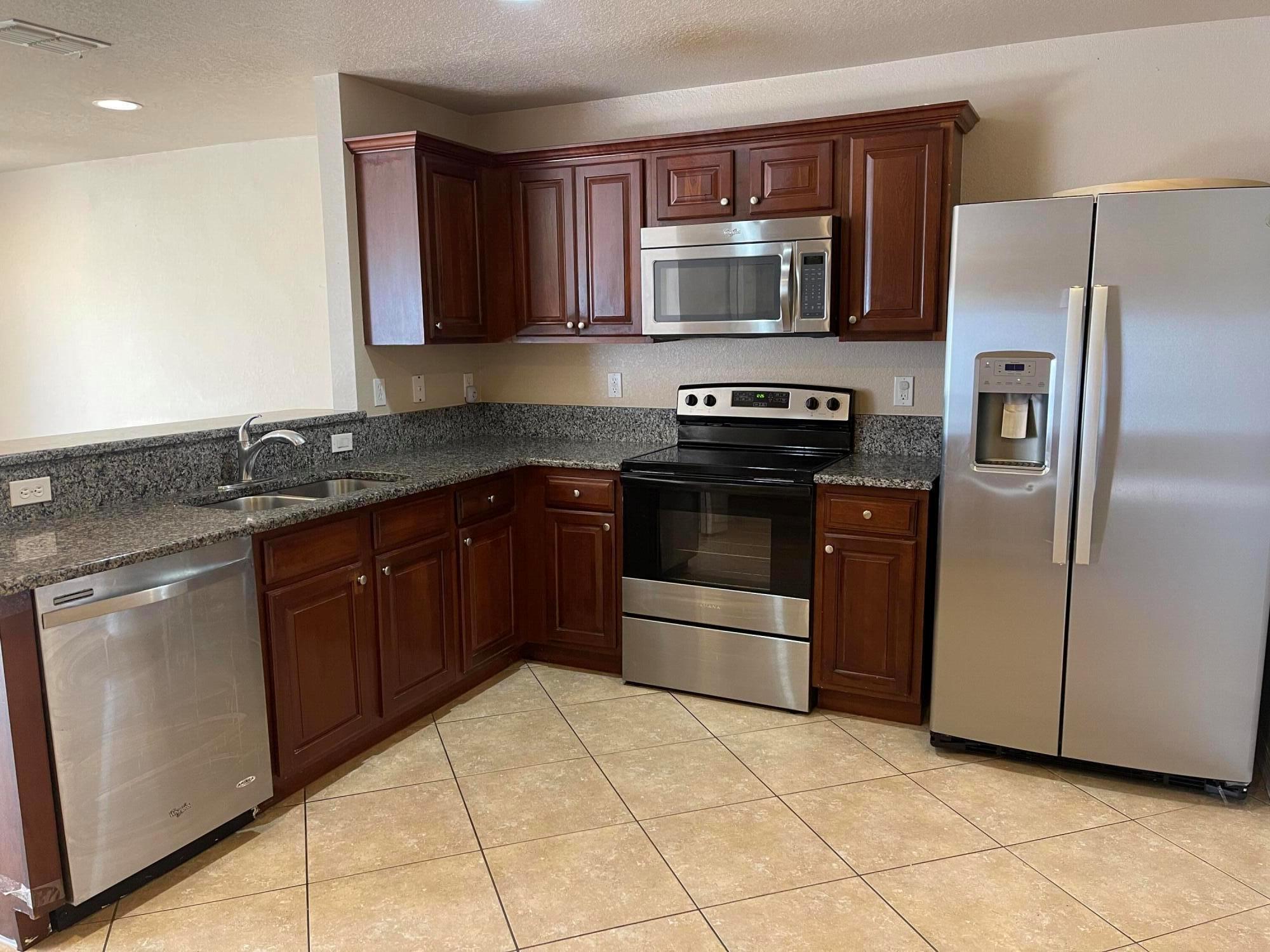 FOURTH  REPLAT OF PORTOFI - Residential Lease