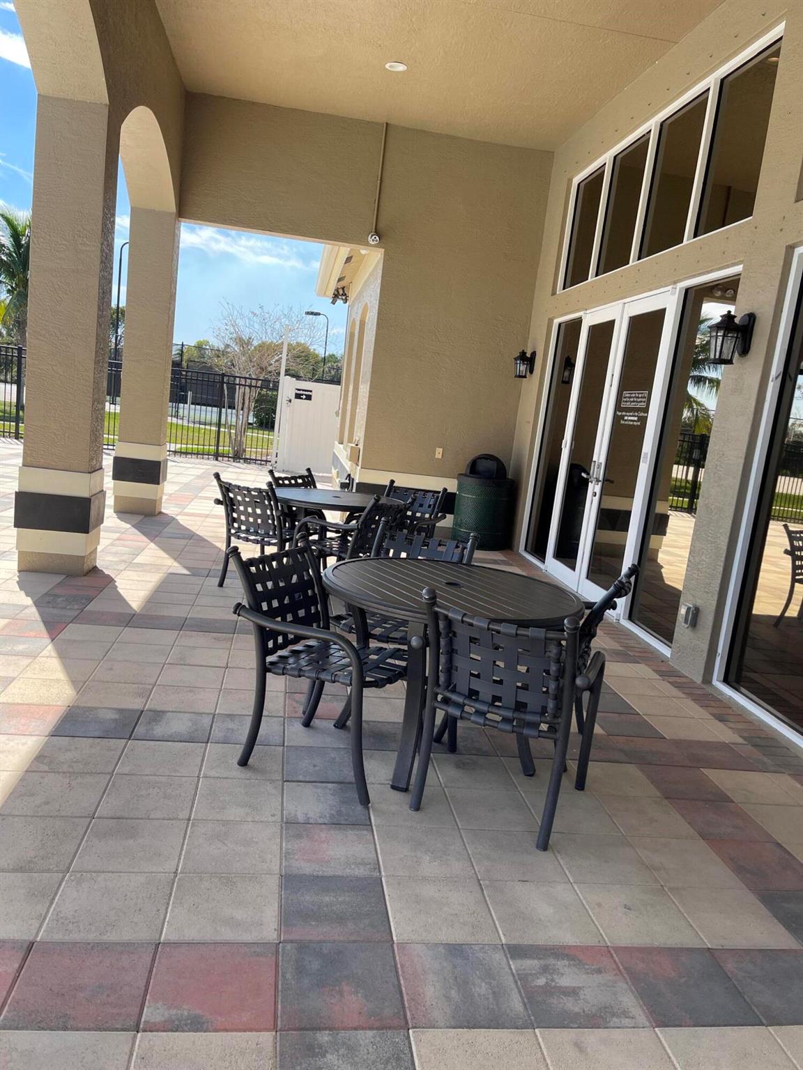 FOURTH  REPLAT OF PORTOFI - Residential Lease