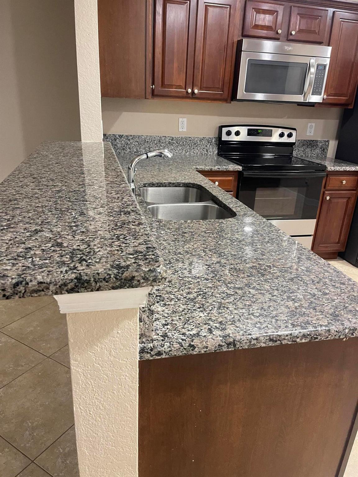 FOURTH  REPLAT OF PORTOFI - Residential Lease