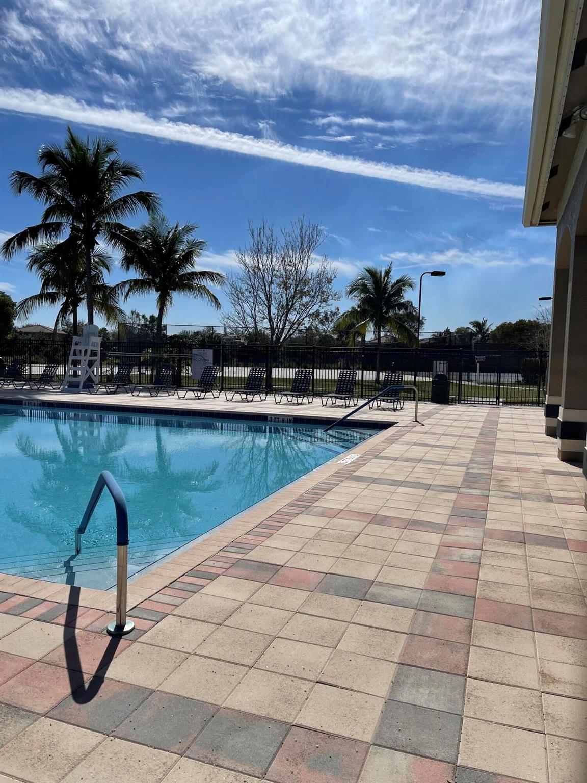 FOURTH  REPLAT OF PORTOFI - Residential Lease