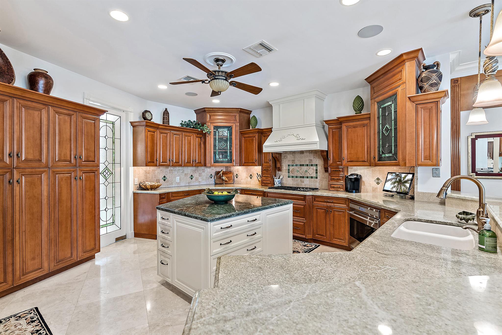 JONATHANS LANDING - Residential