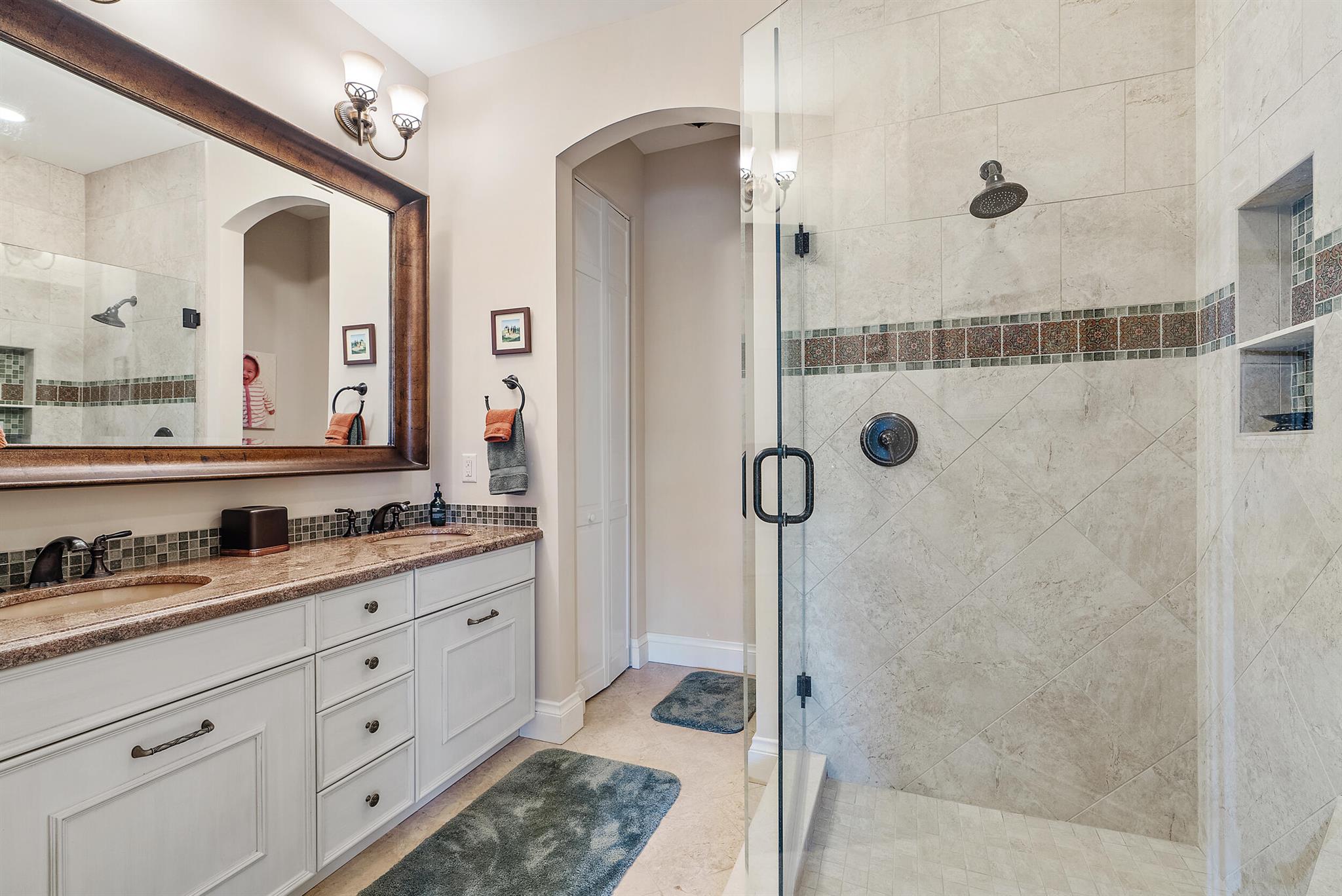 JONATHANS LANDING - Residential