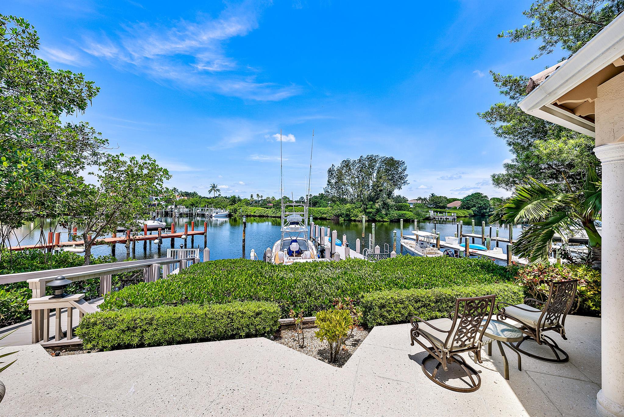 JONATHANS LANDING - Residential