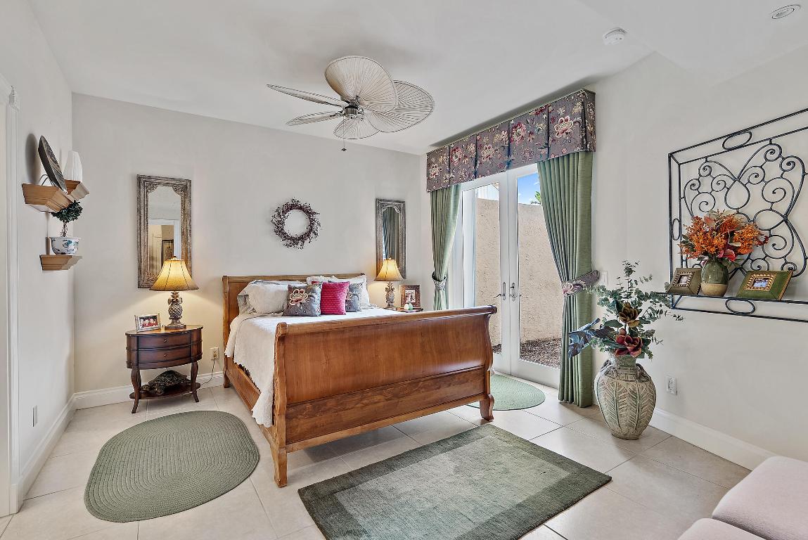 JONATHANS LANDING - Residential