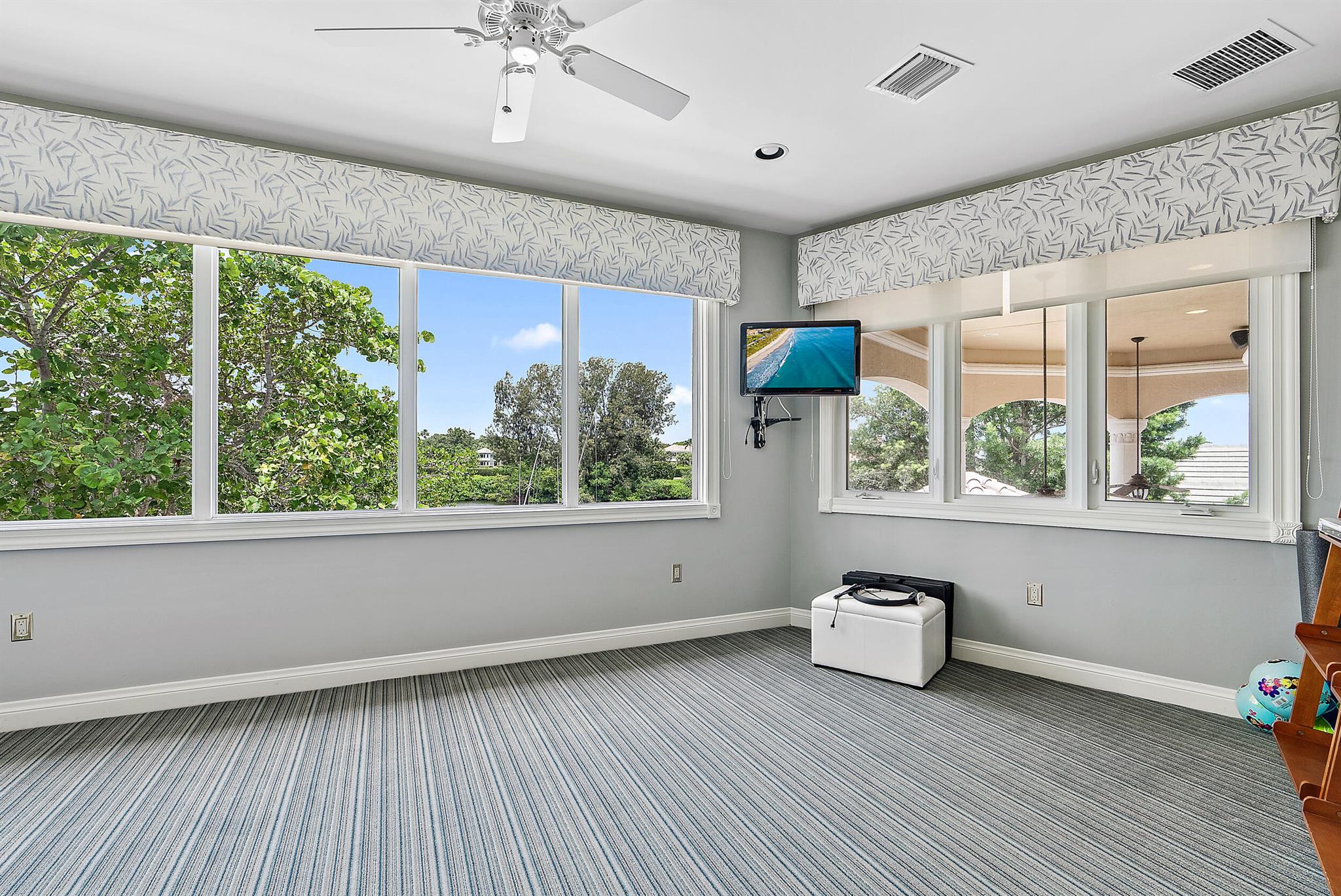 JONATHANS LANDING - Residential