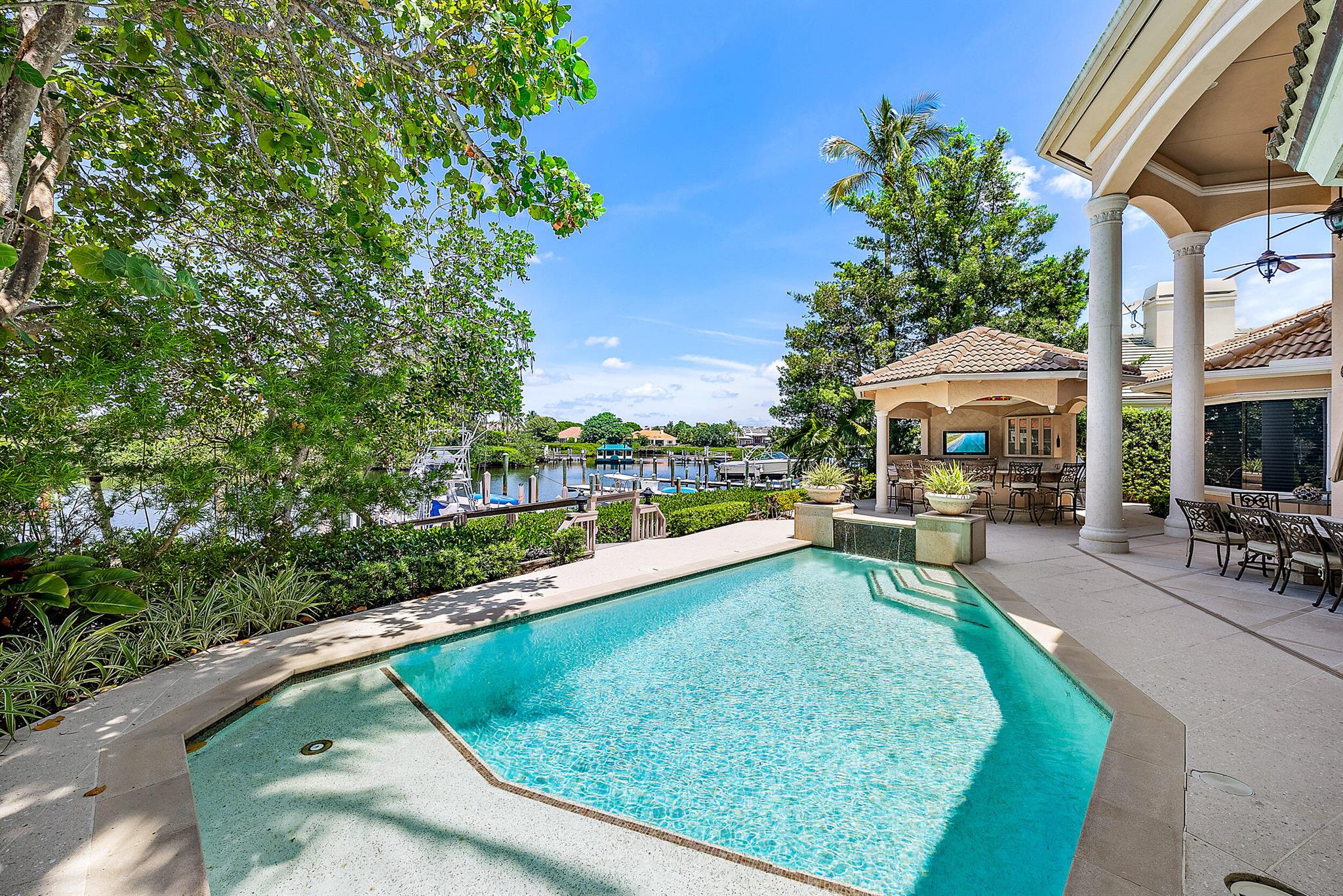 JONATHANS LANDING - Residential