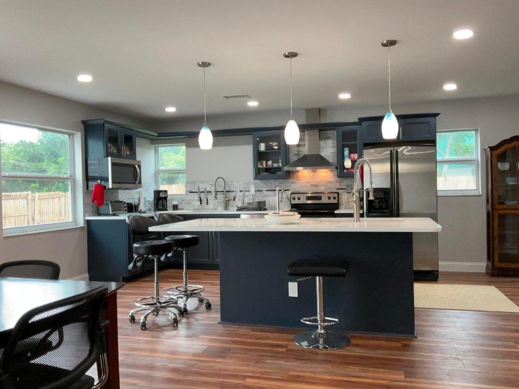 537 NW 51st Avenue W