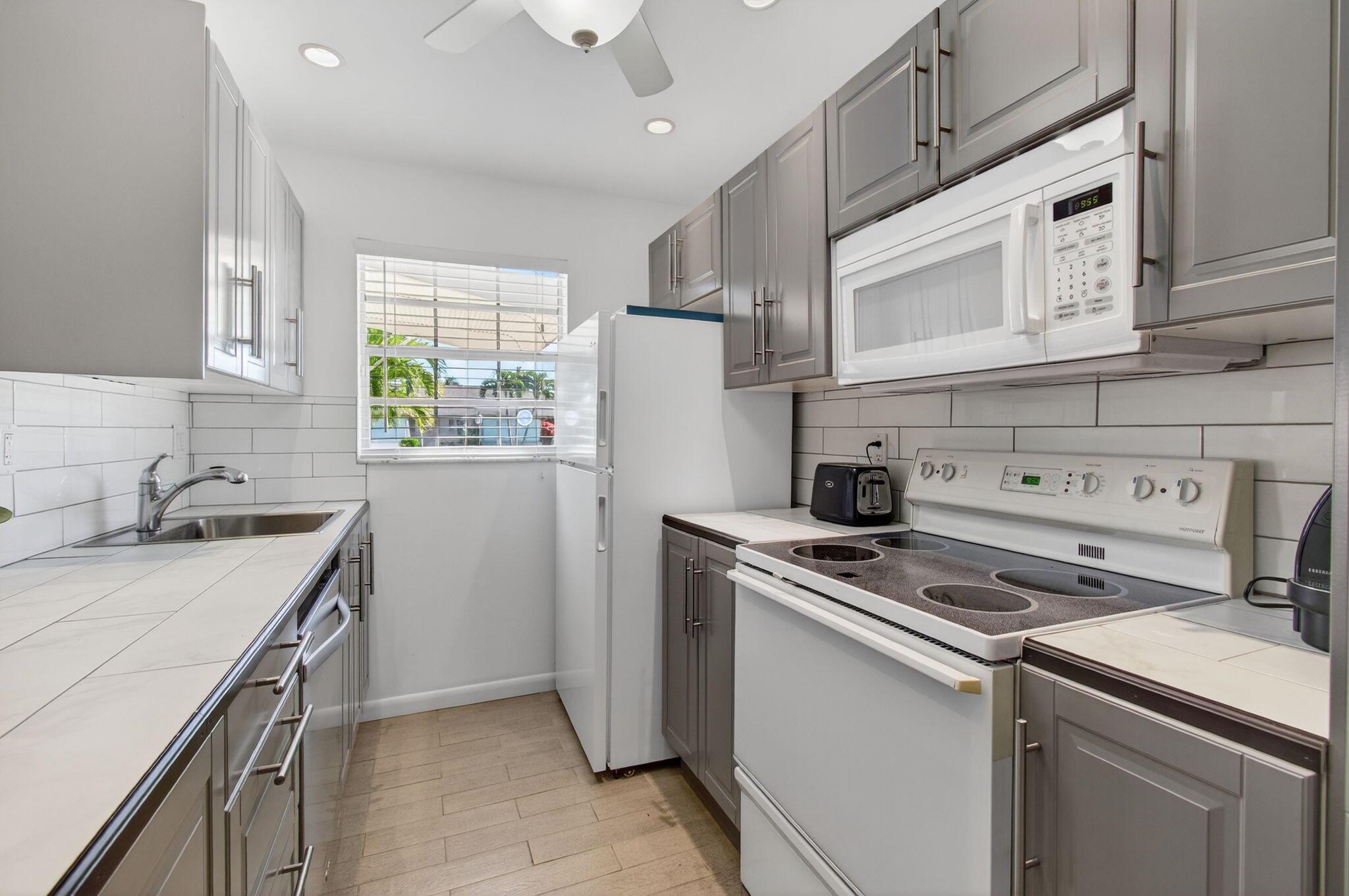 HIGH POINT OF DELRAY - Residential