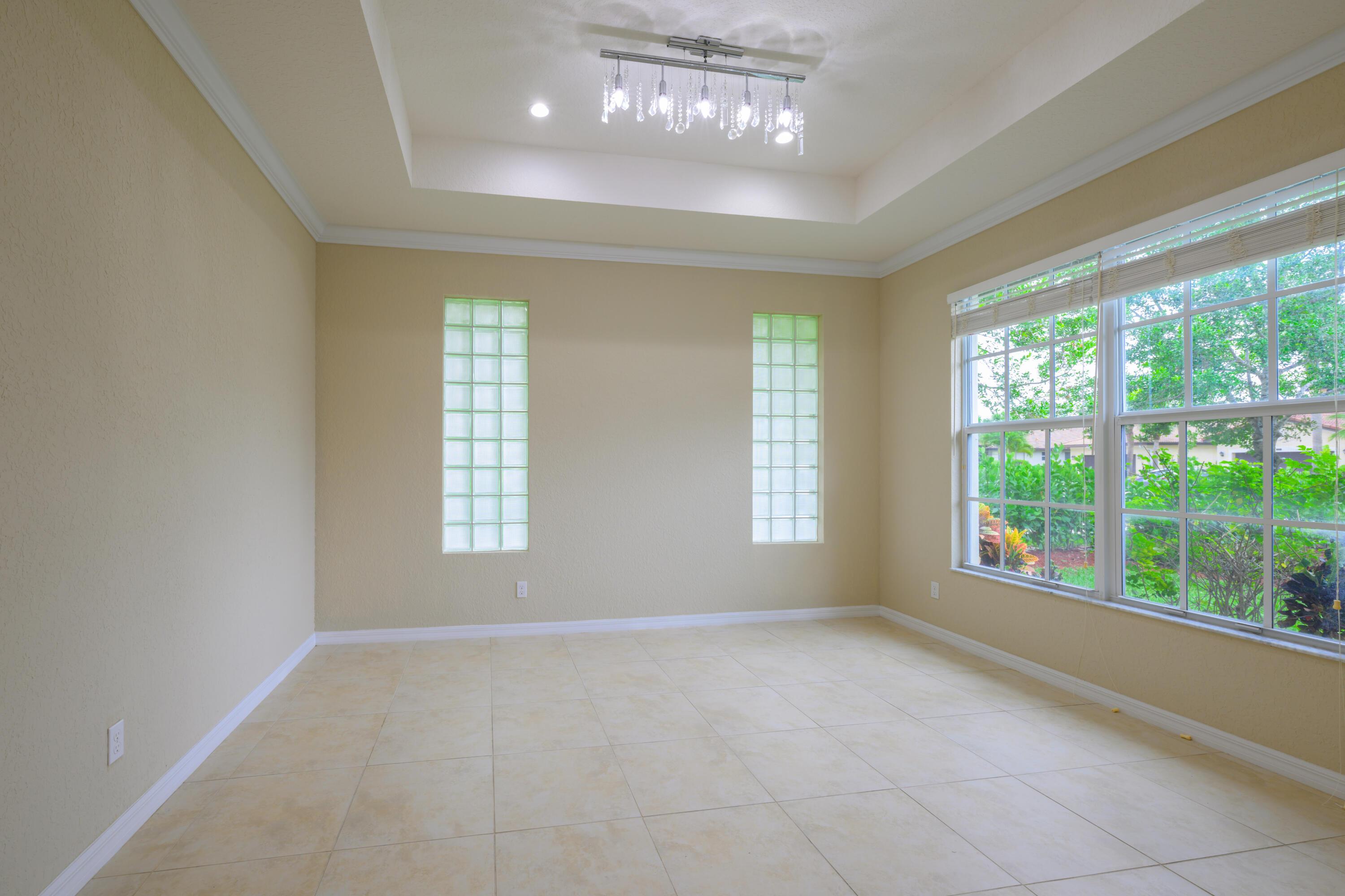 VISTA LAGO - Residential