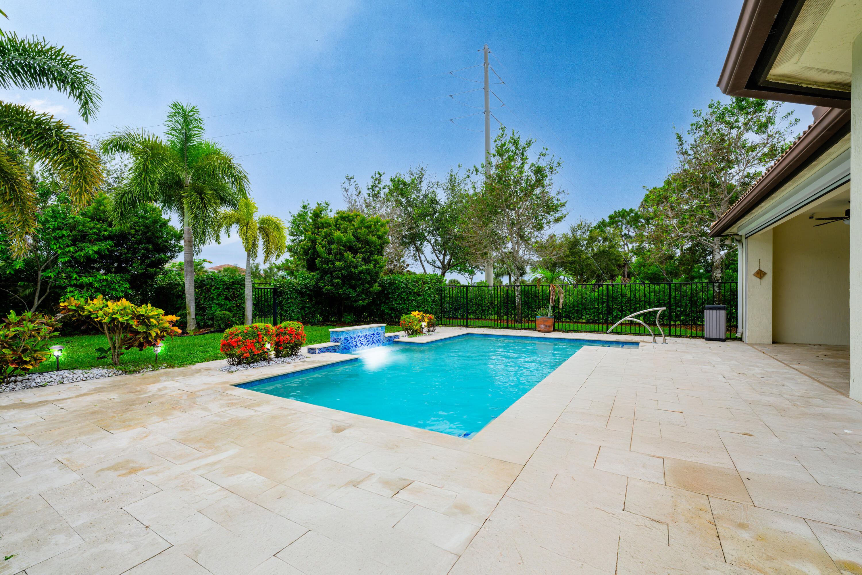 VISTA LAGO - Residential