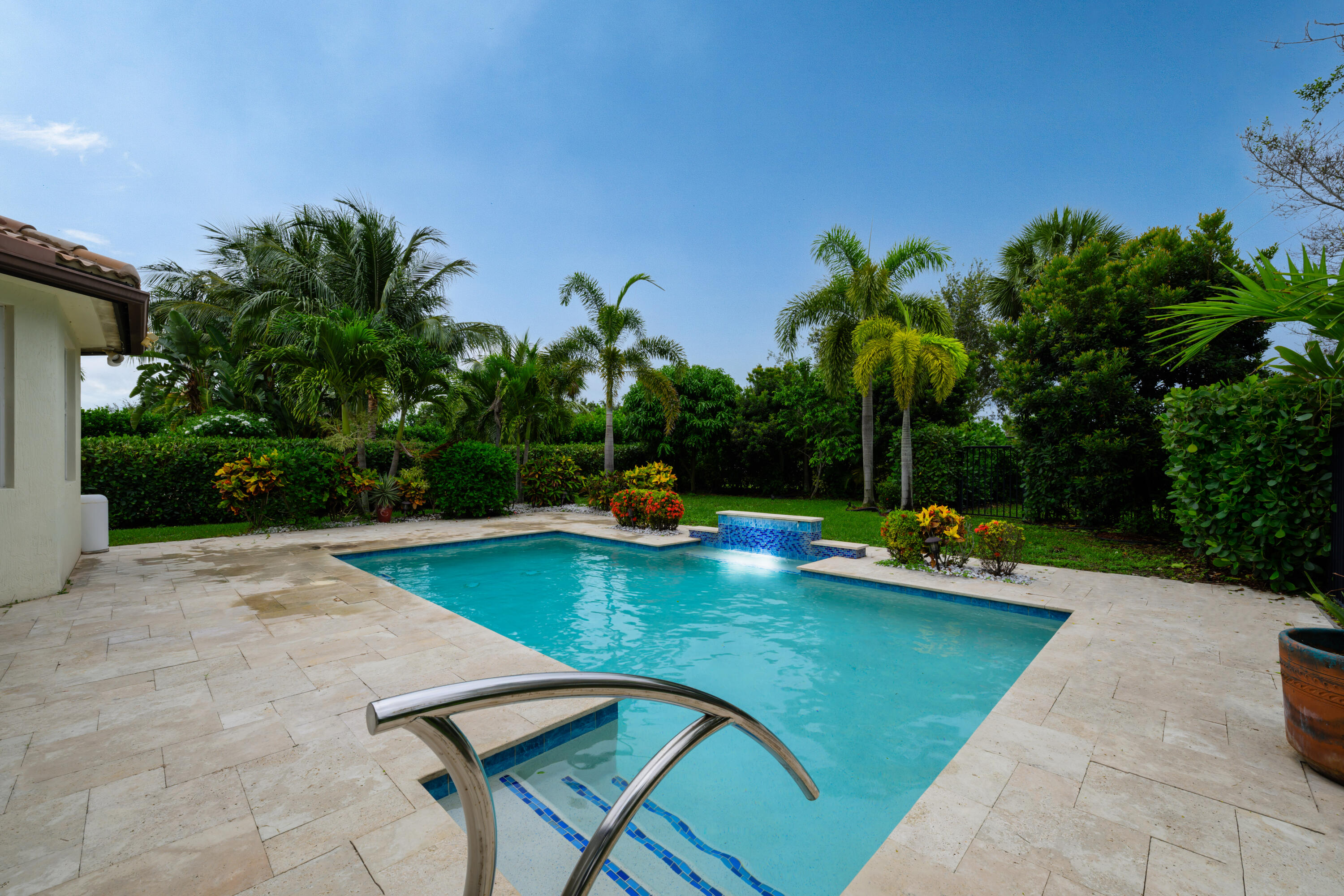 VISTA LAGO - Residential