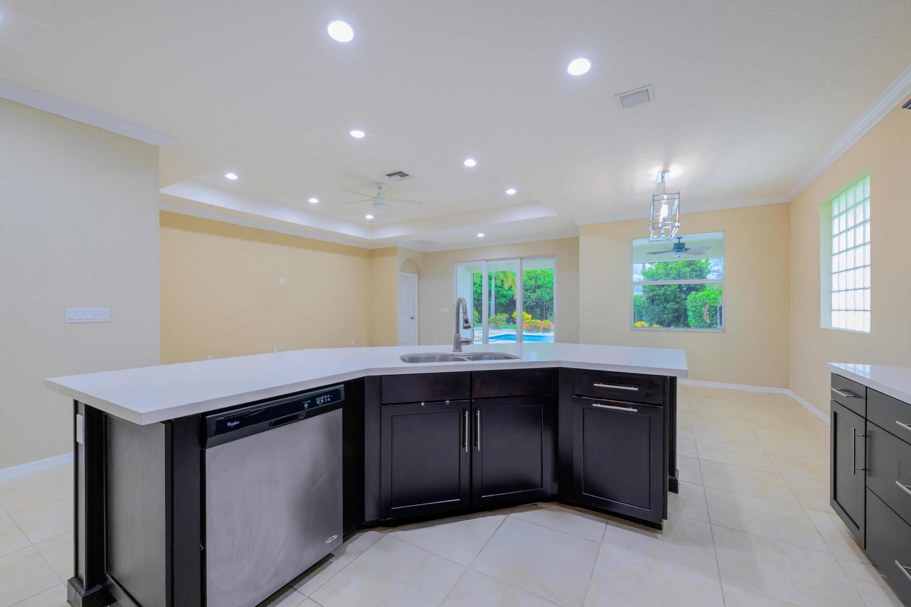 VISTA LAGO - Residential