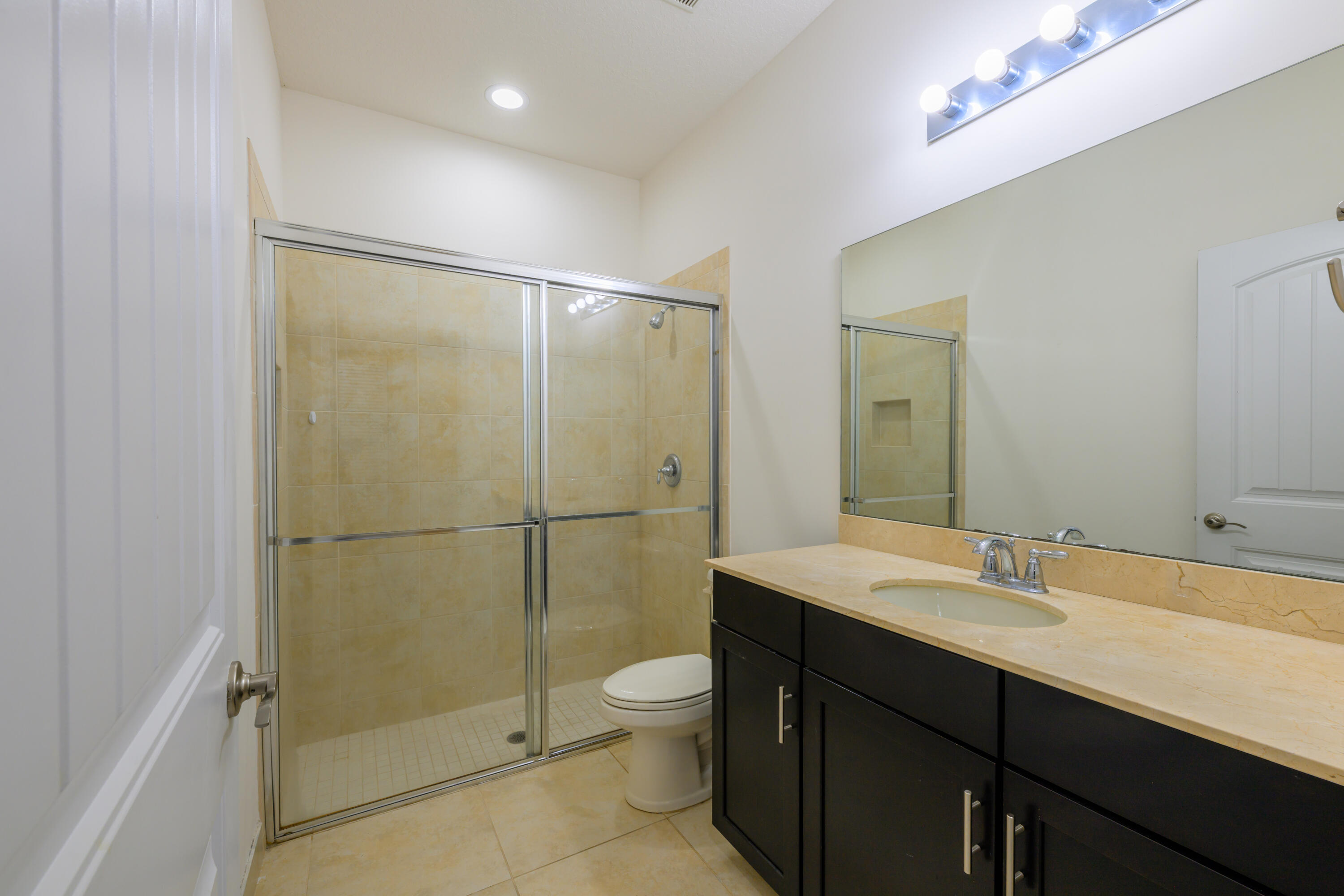 VISTA LAGO - Residential