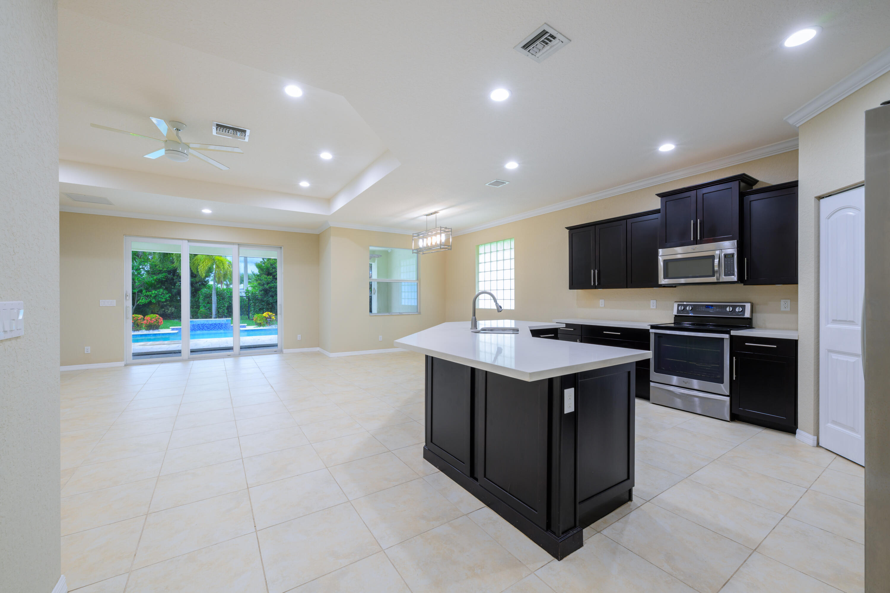 VISTA LAGO - Residential