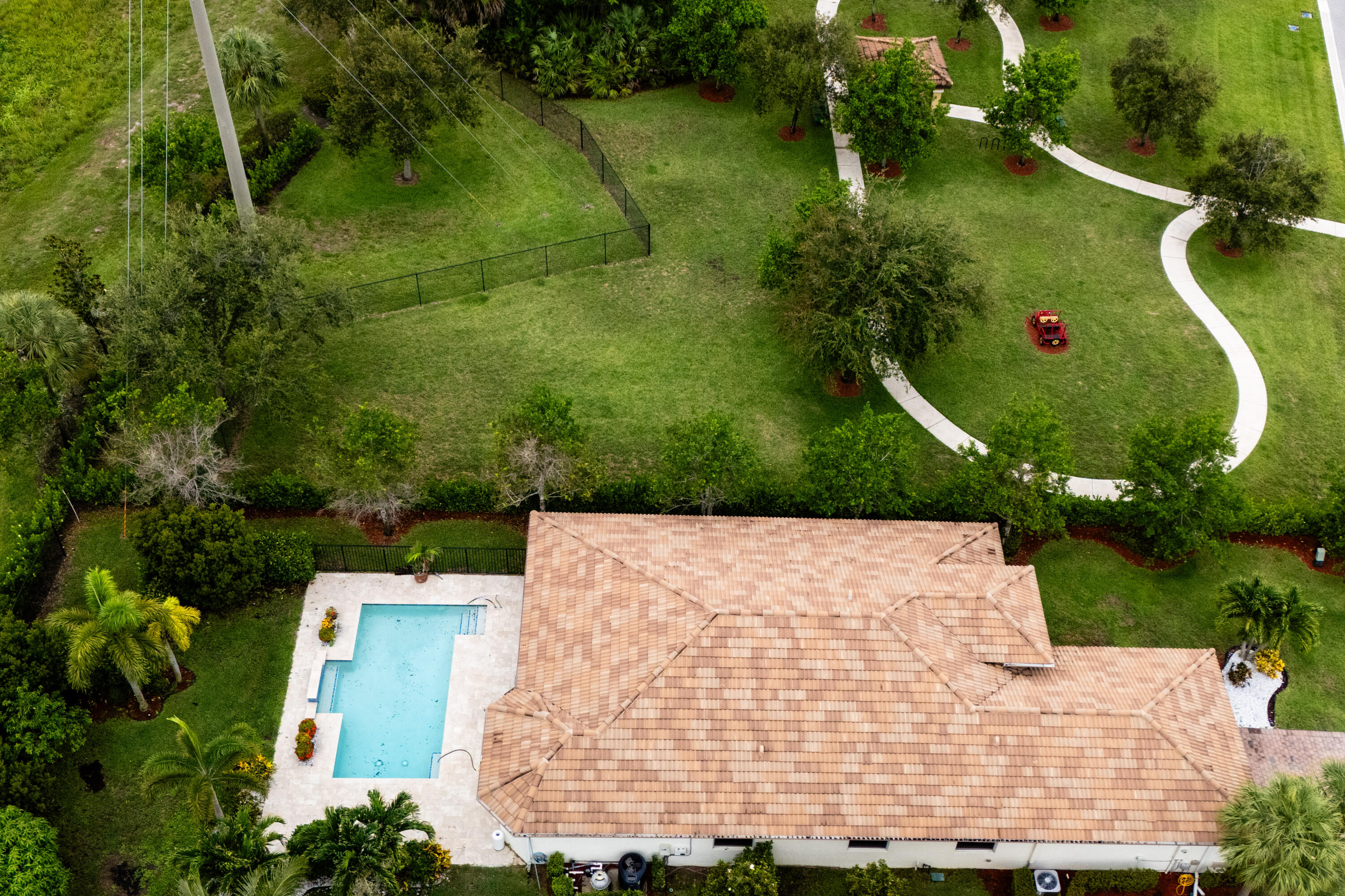 VISTA LAGO - Residential