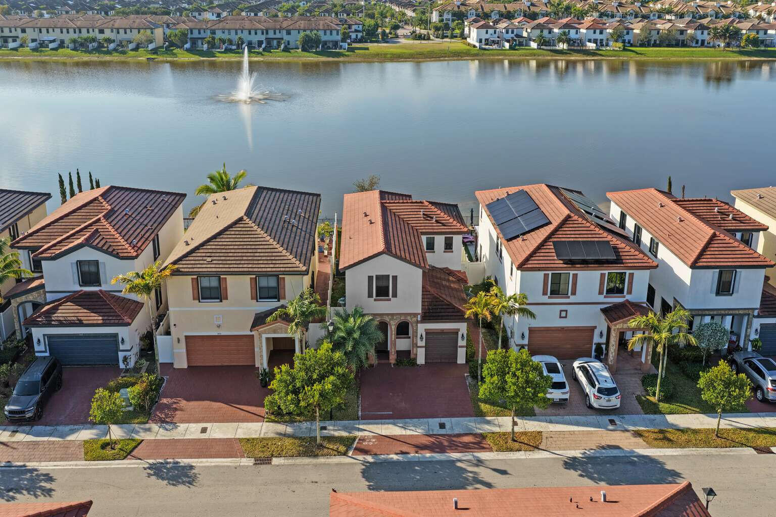 AQUABELLA SECTION ONE - Residential