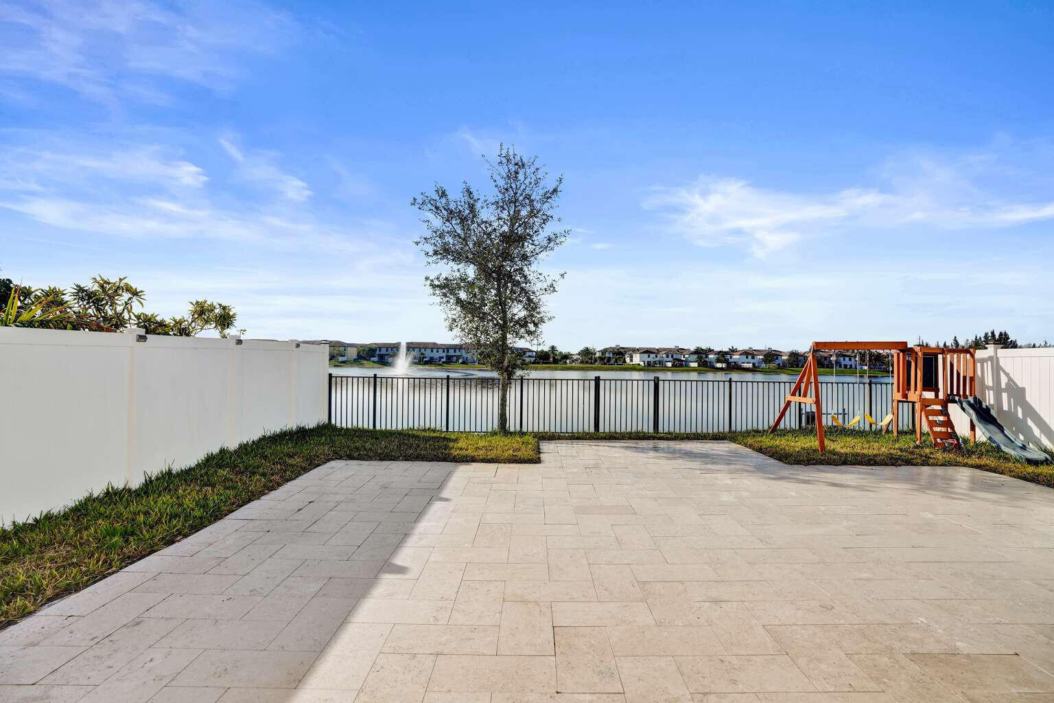 AQUABELLA SECTION ONE - Residential